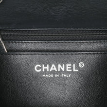 Chanel | Pre-Owned Mini Square Classic Patent Single Flap - IX | Black