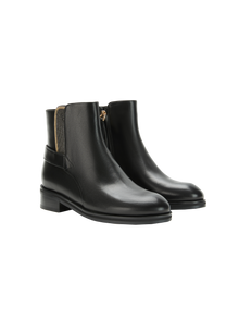 Elegant Minimalist Boot | Black