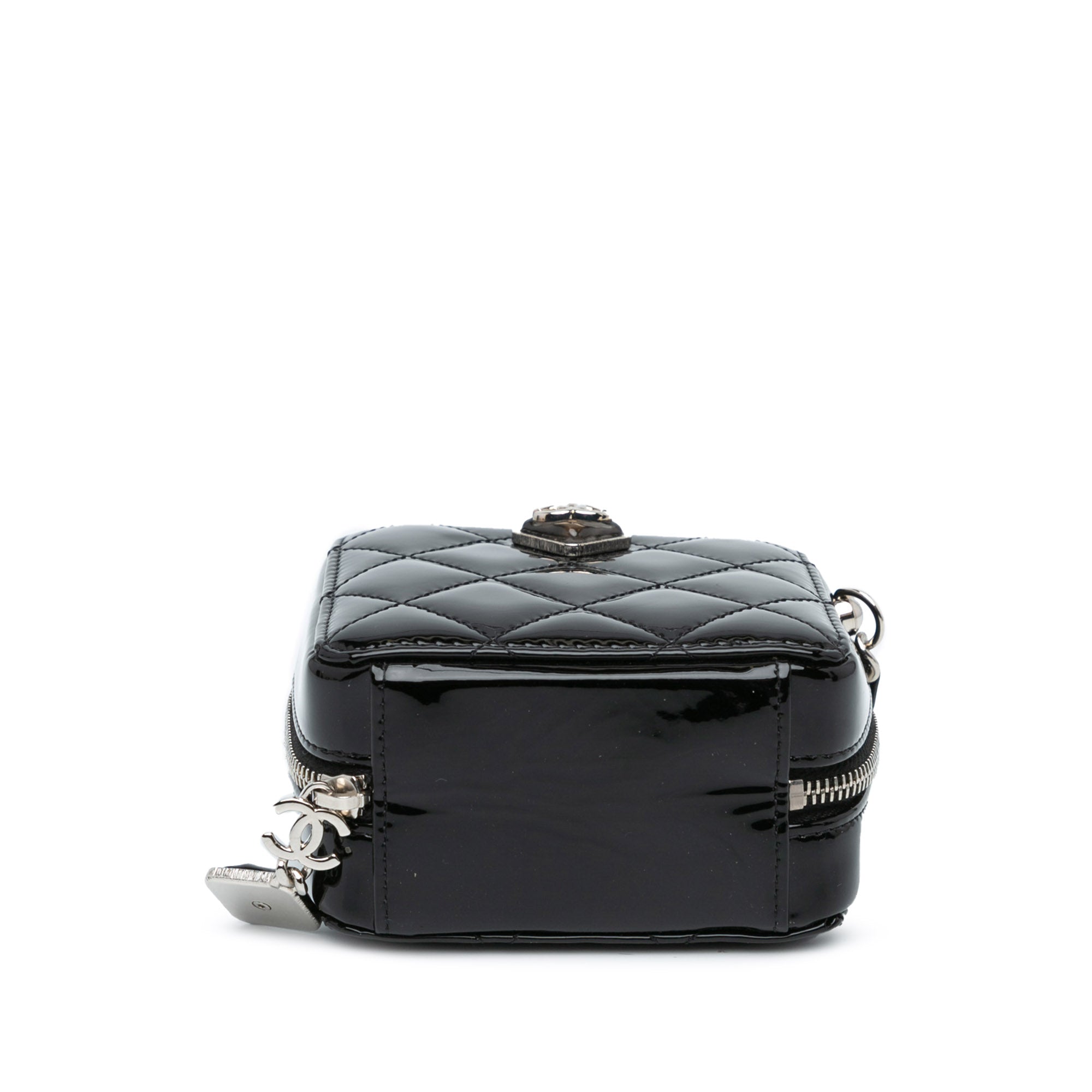 Chanel | Pre-Owned CC Quilted Patent Diamond Resin Clutch With Chain | Black