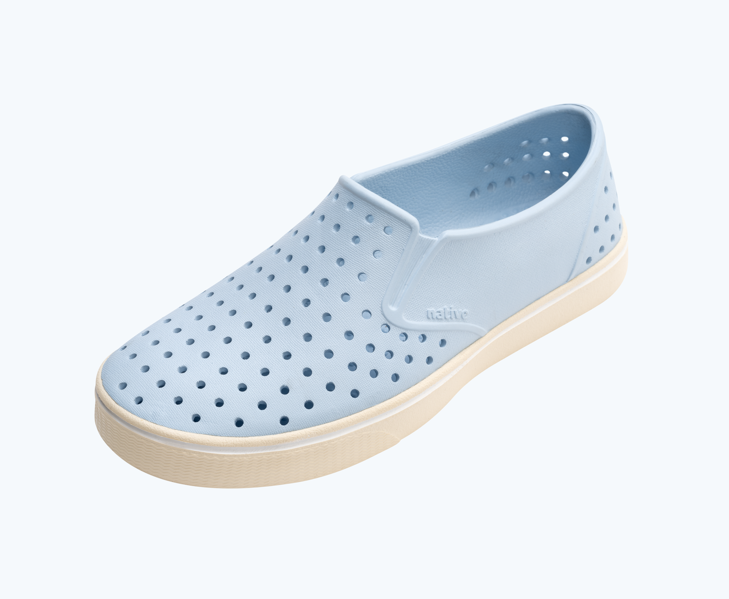 Angled view of a Native Shoes Miles | AirBl/BnWht/ShlWht Footwear