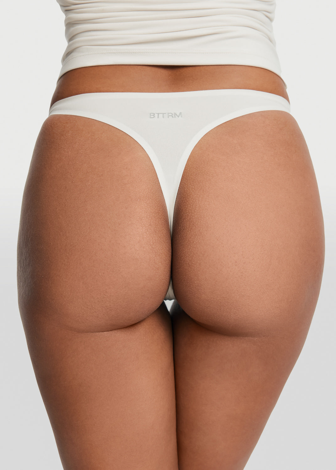 Seamless Thong Panty | White