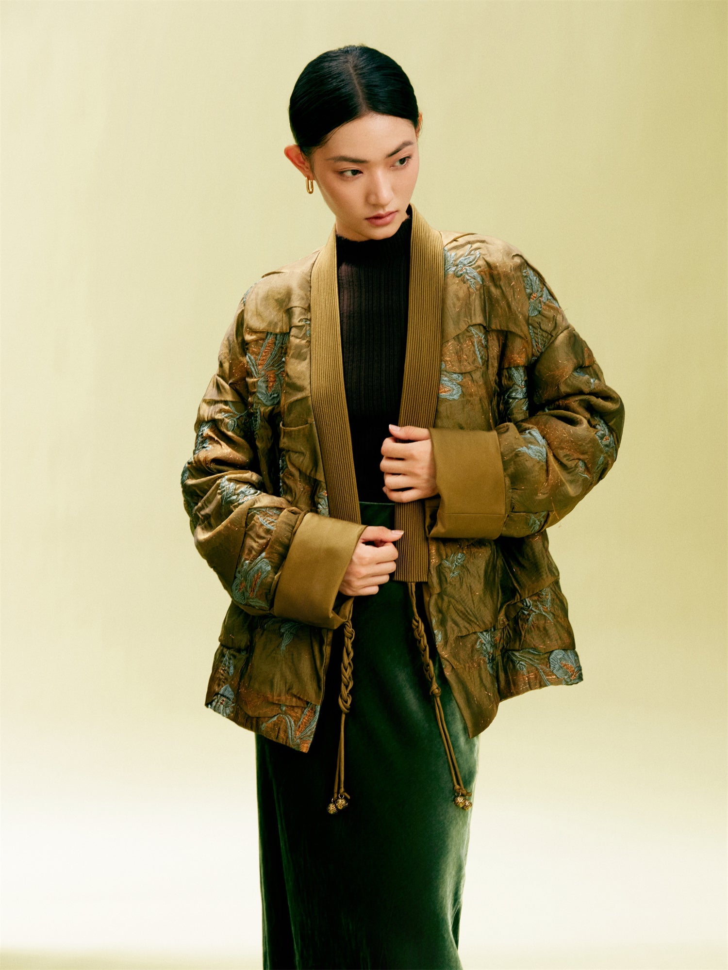 Chinese Style Gold Thread Jacquard Front-Closure Jacket | Green