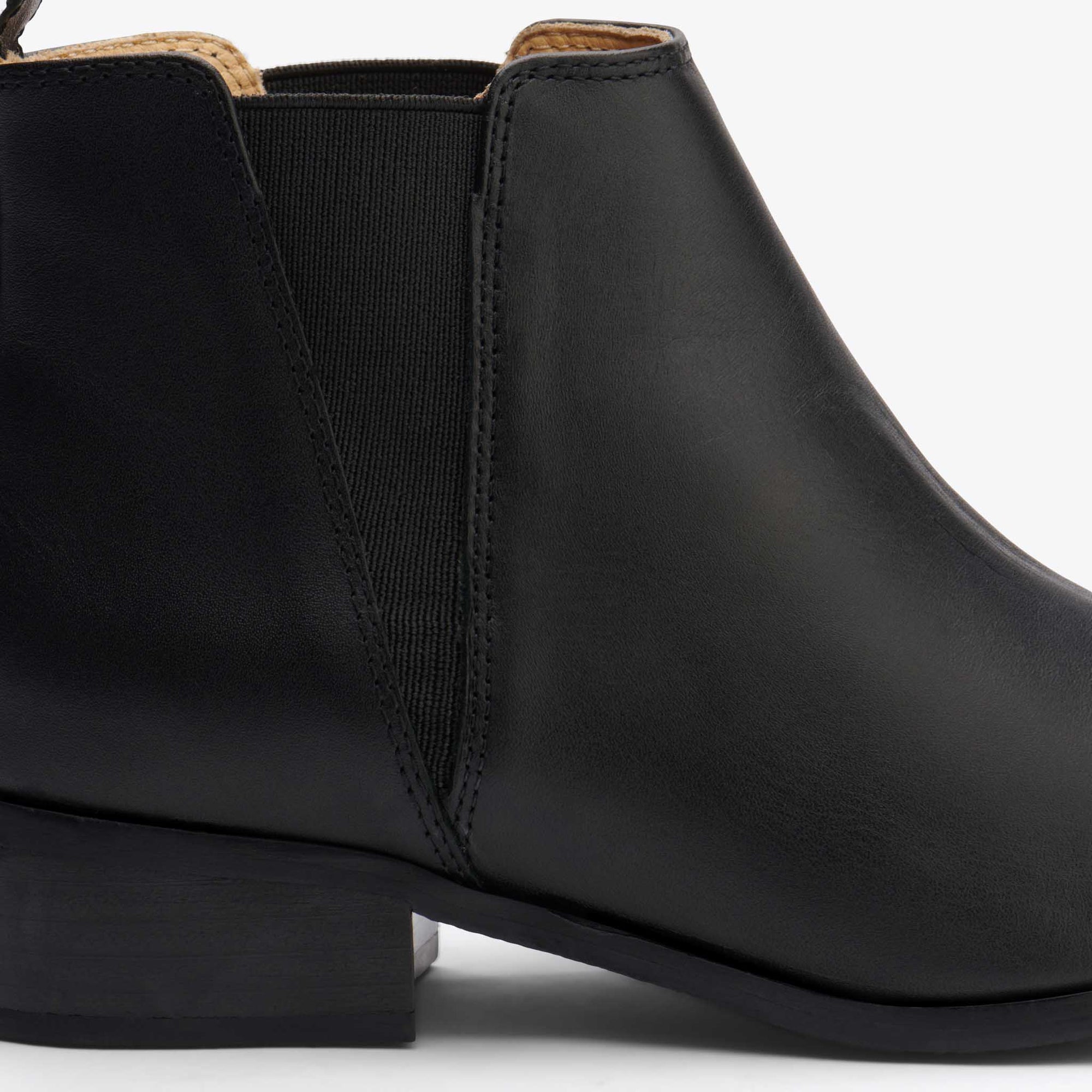 Product image 5 of the Classic Chelsea Commuter Boot Black/Black Nisolo