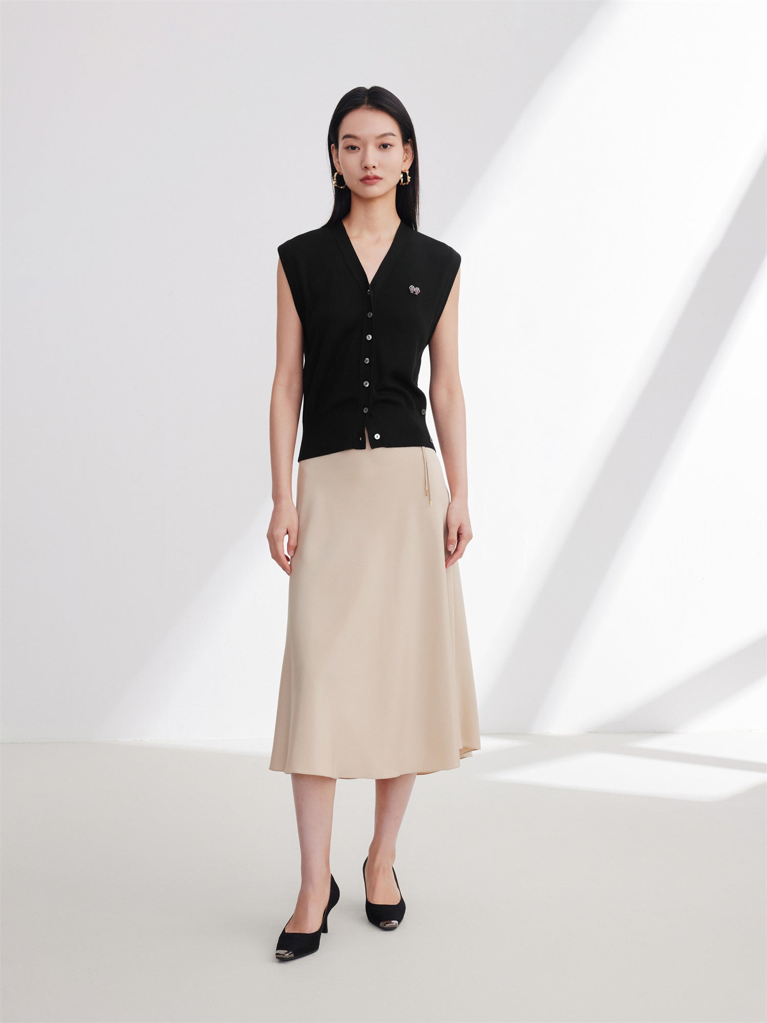 Sleeveless Button-Down Vest | Black