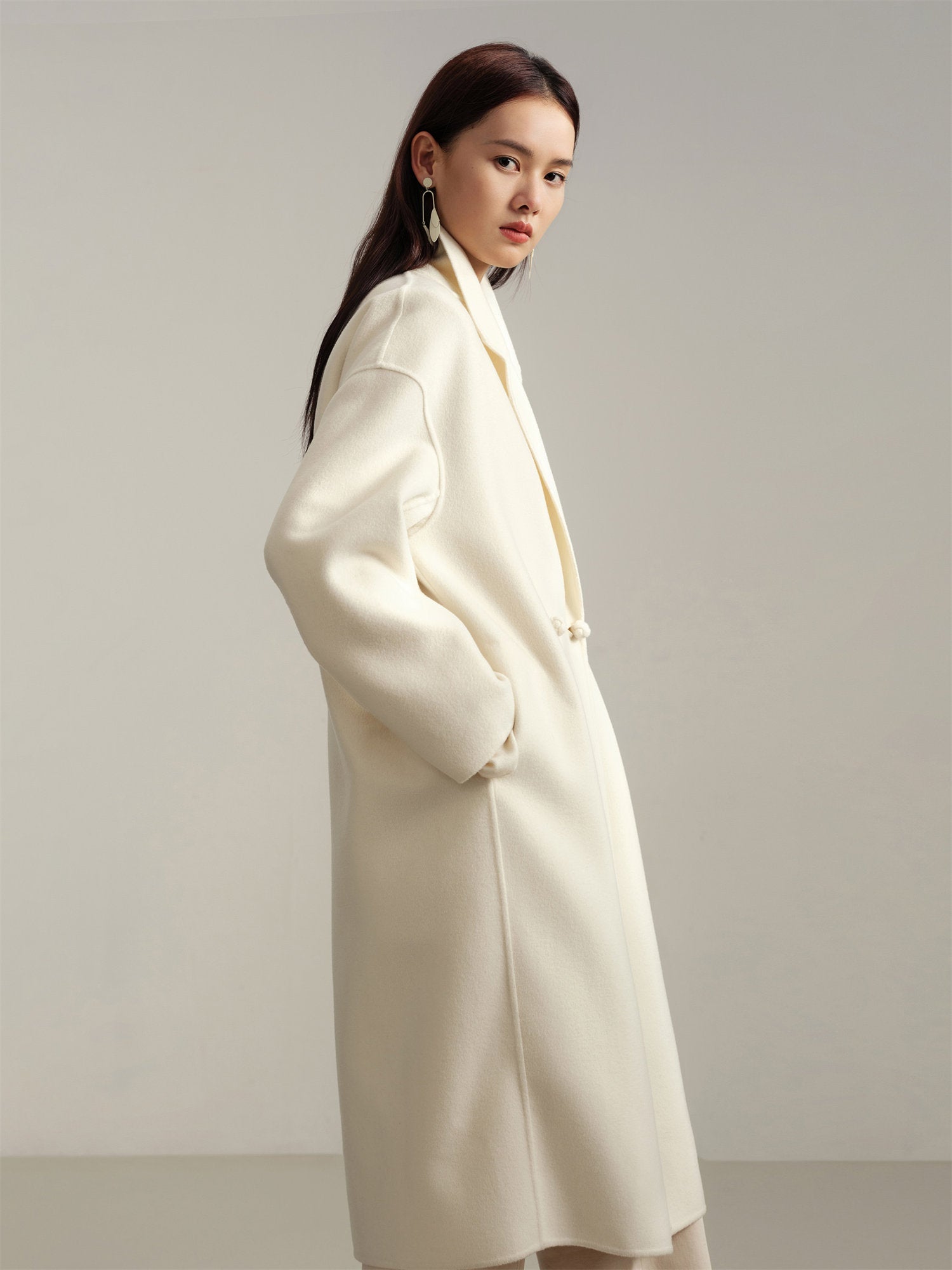 Notched Collar Cashmere Double-Breasted Coat | White