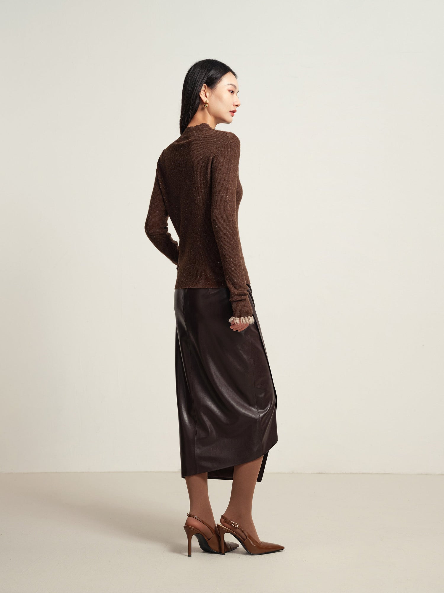 Long Sleeve Form-Fitting Knit Turtleneck | Brown