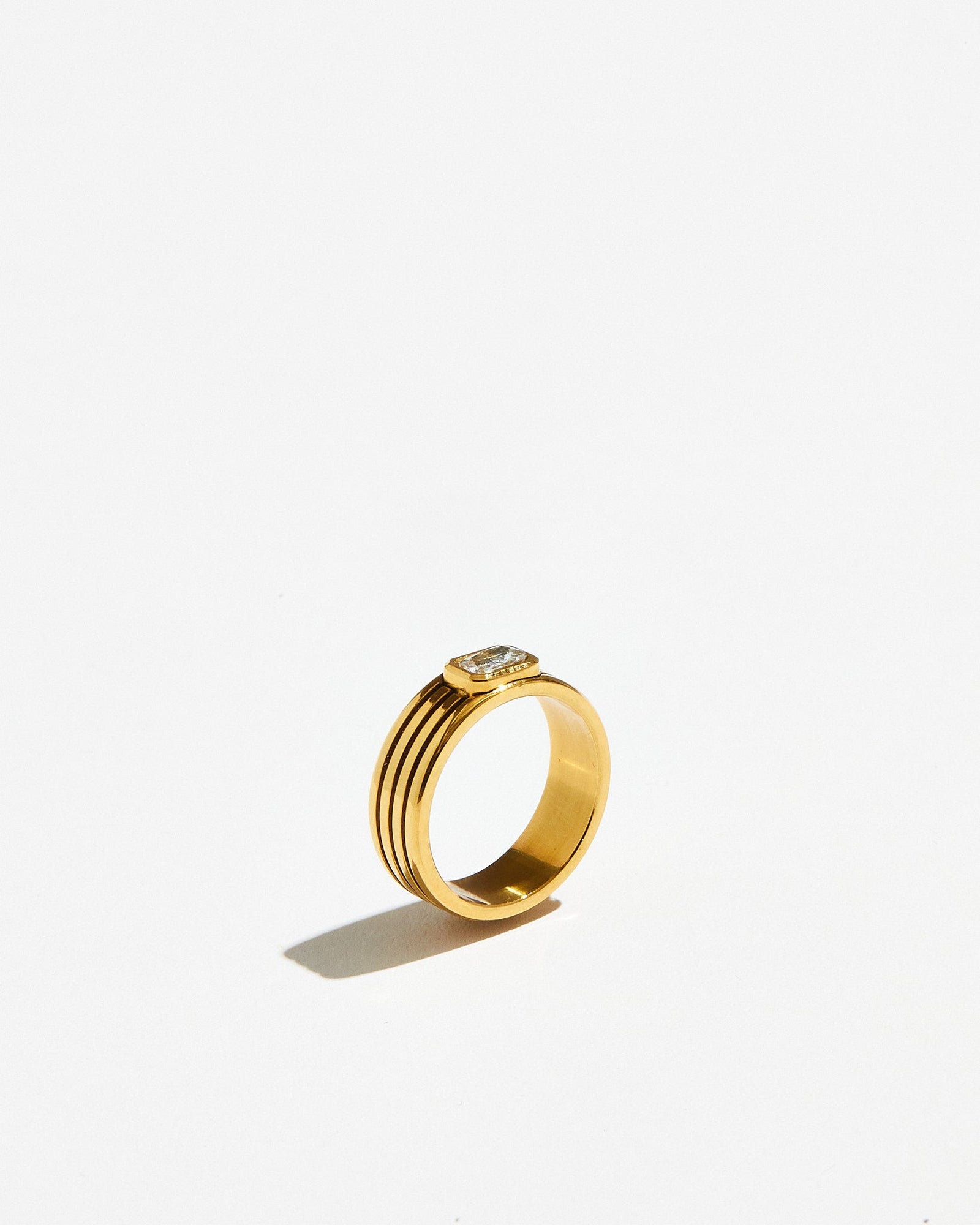 The Fluted Signet Ring | Clear