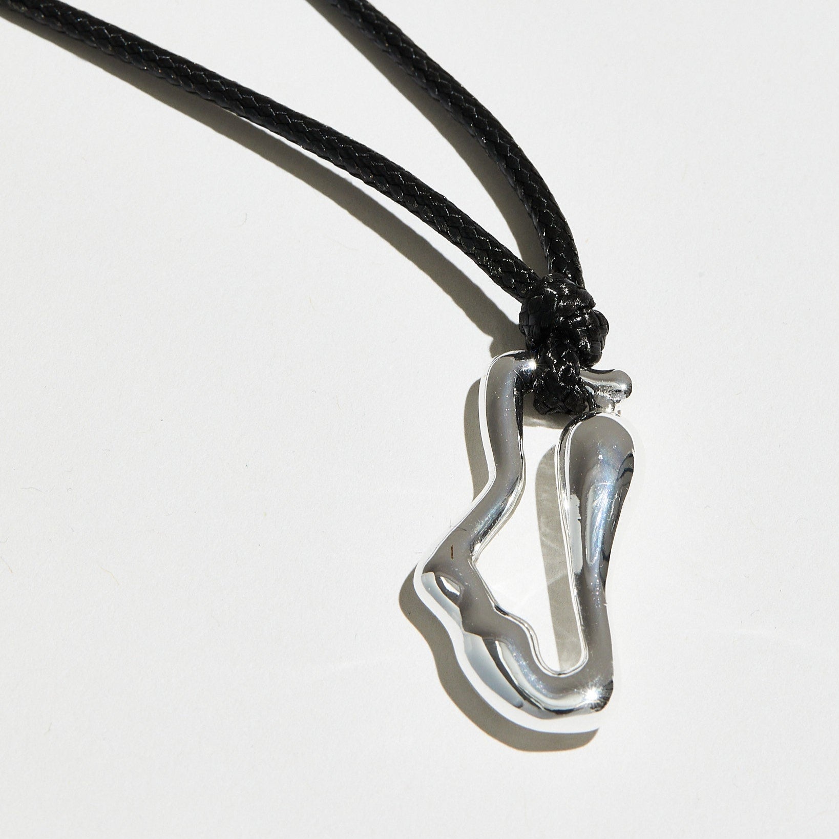 The Kylia Cord Pendant Necklace | Silver
