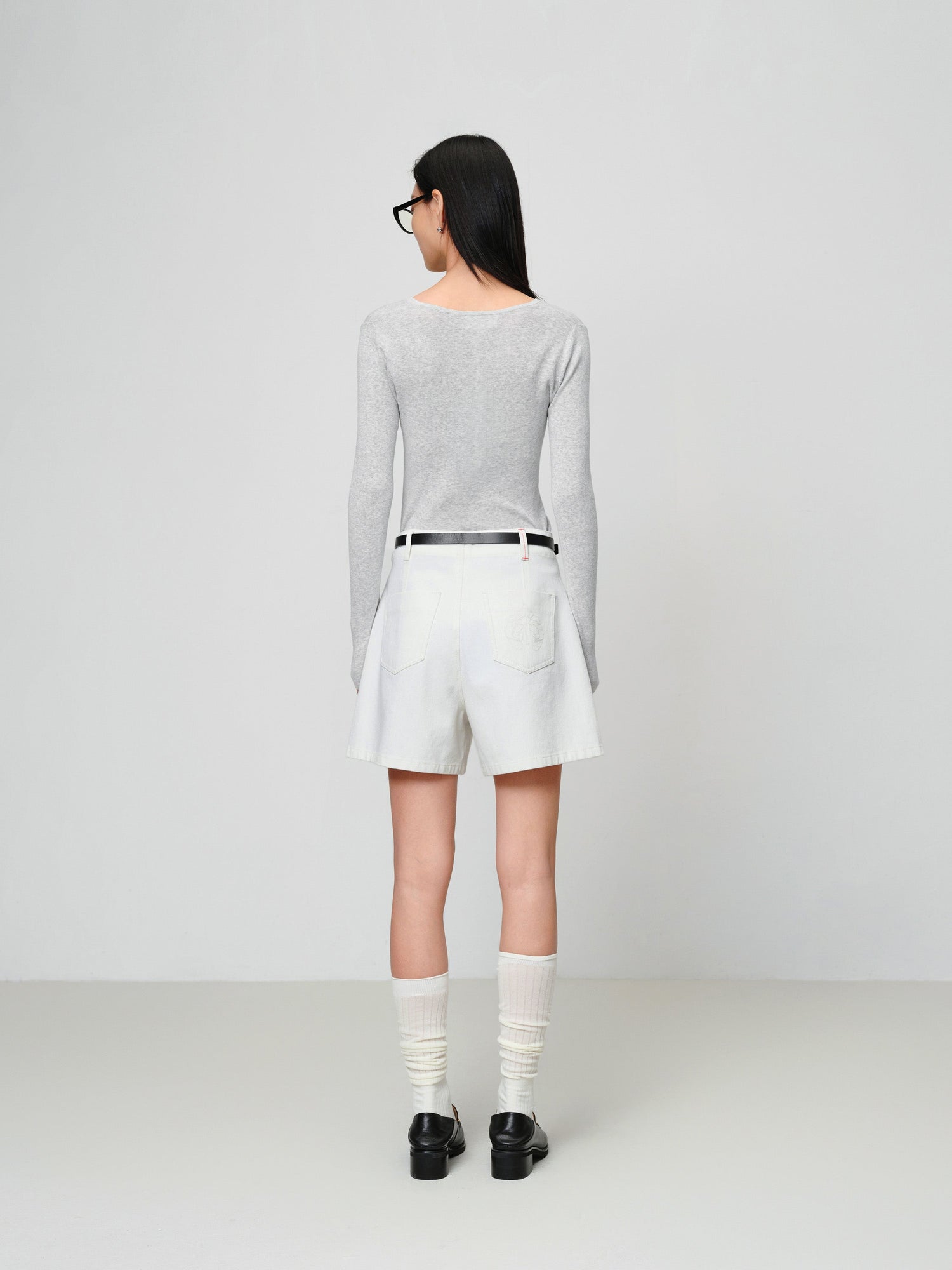 Slim round neck knit base sweater | Grey