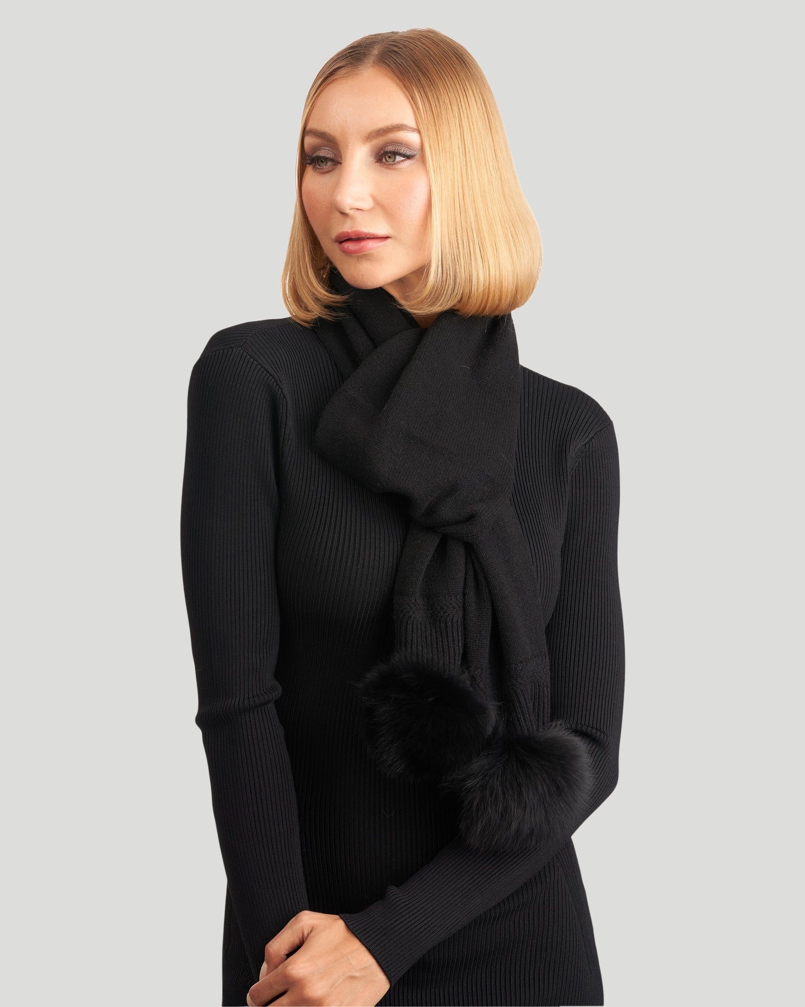 Knit Cashmere Scarf With Fox Pompom | Women | Black