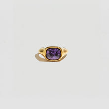 The Purple Signet Ring | Gold