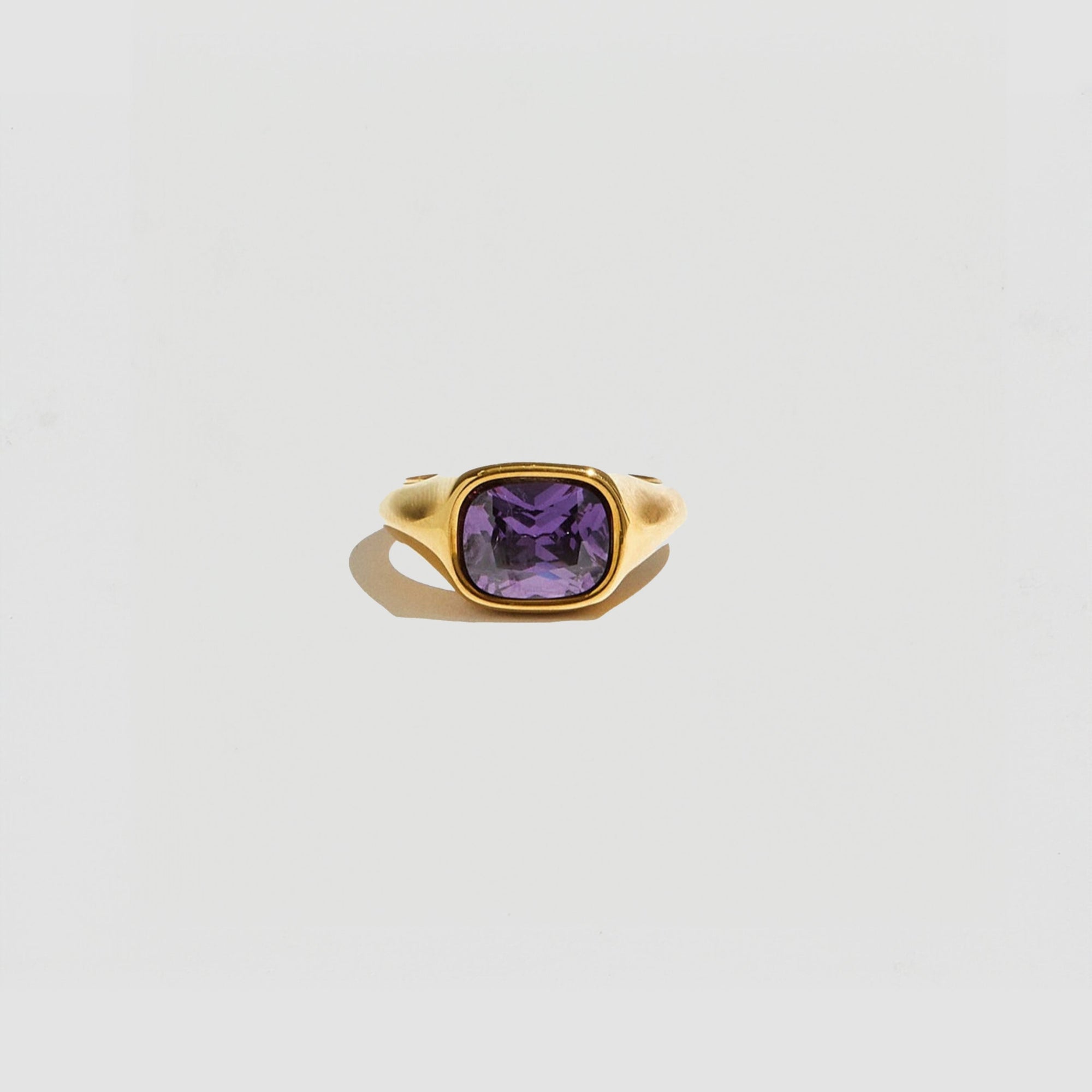 The Purple Signet Ring | Gold