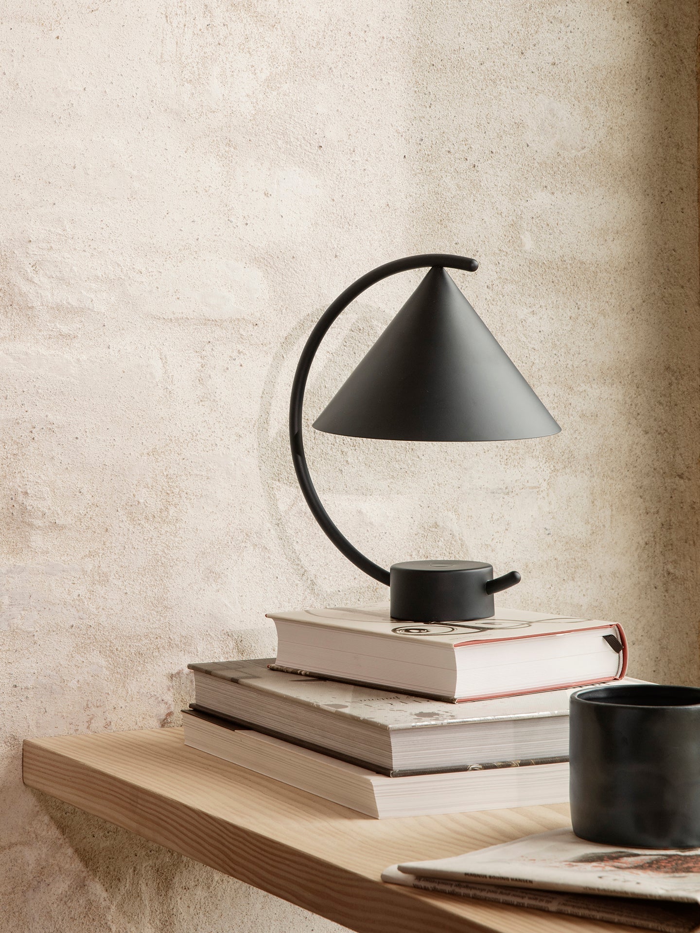 Meridian Lamp | Black