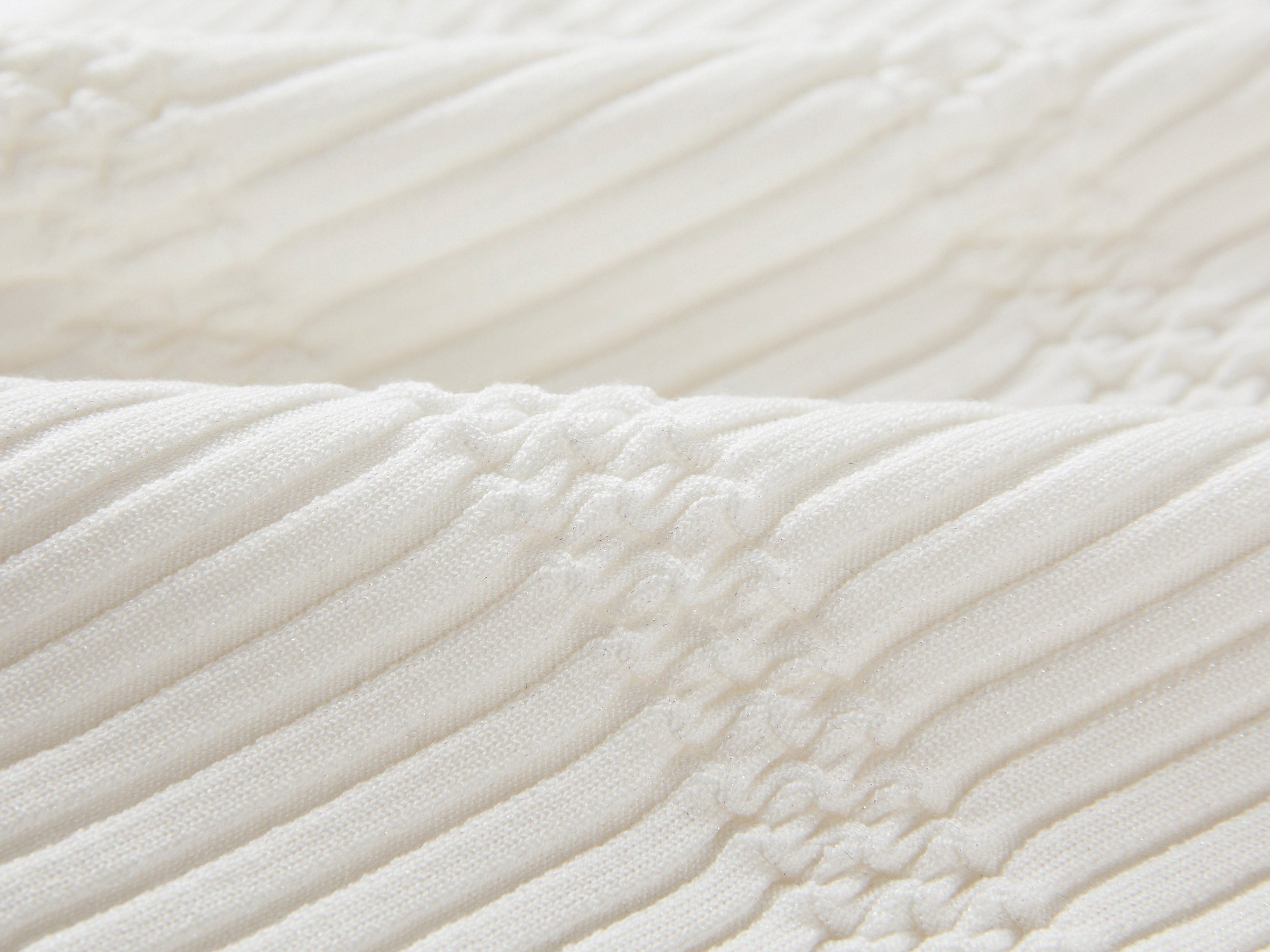 Mulberry Silk Short-Sleeve v Slim-Fit Cardigan | White
