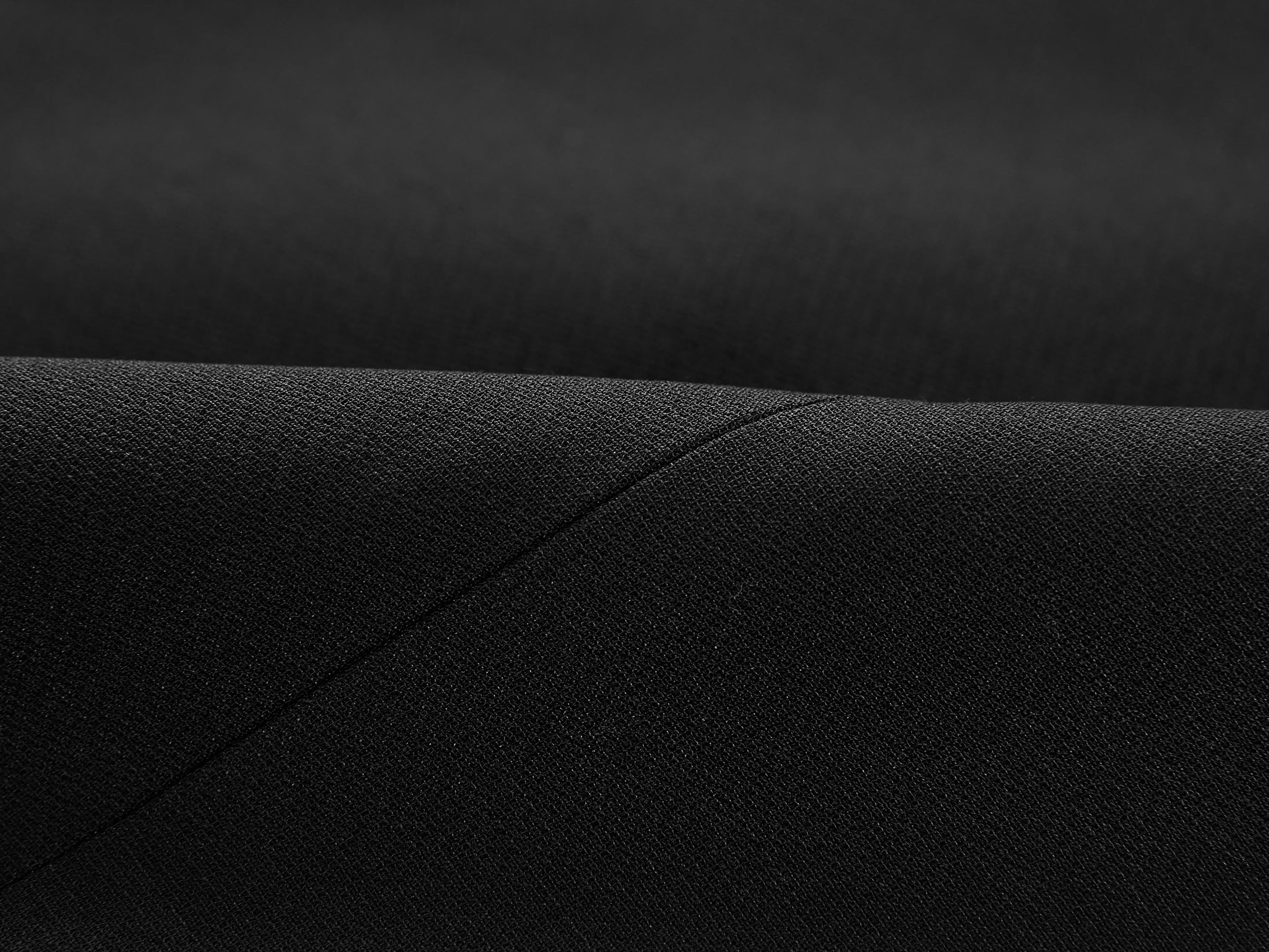 Subtle Shoulder Embroidery Blazer | Black