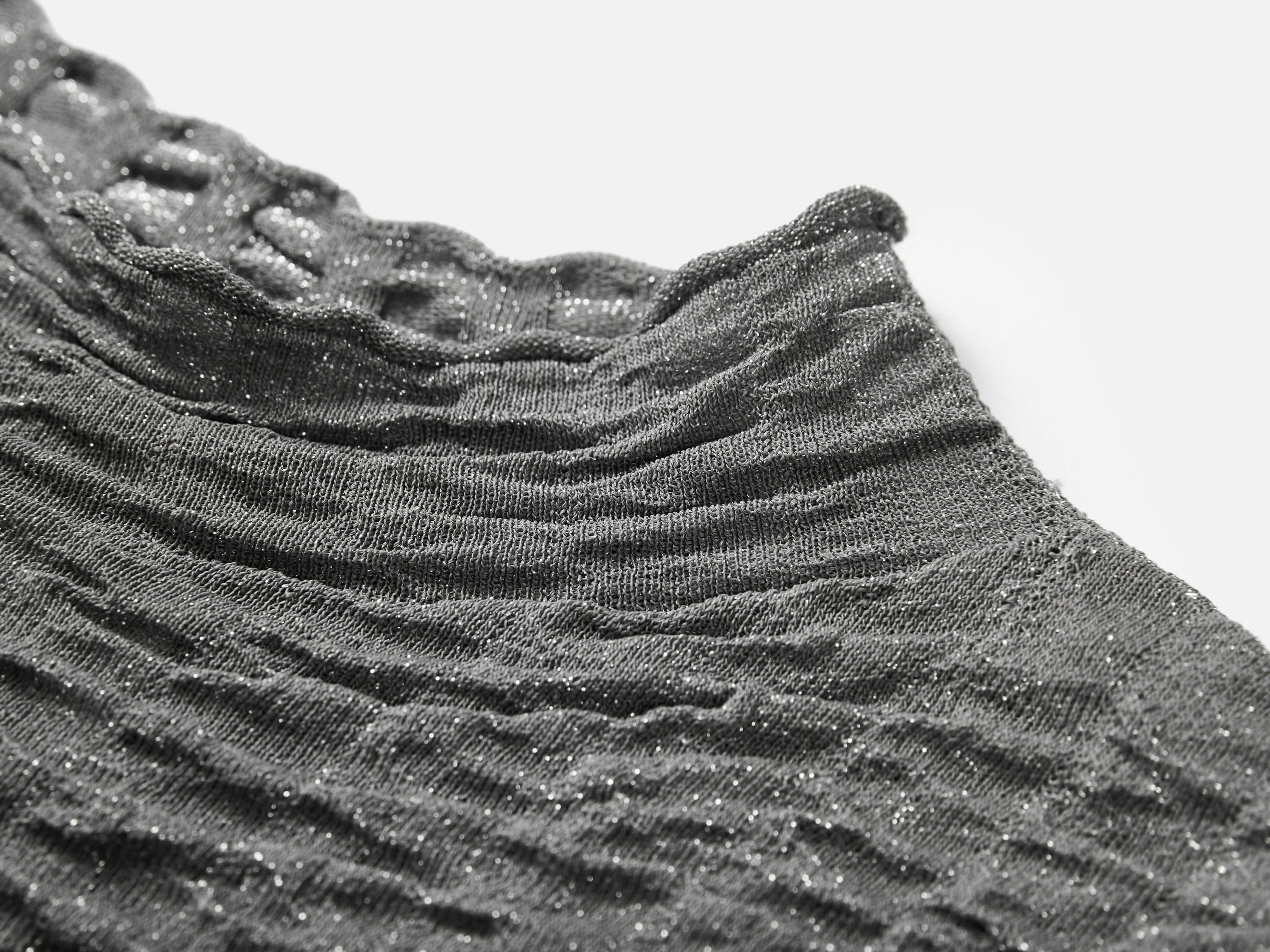 Slim-Fit Turtleneck Sleeveless Base Layer Top | Grey
