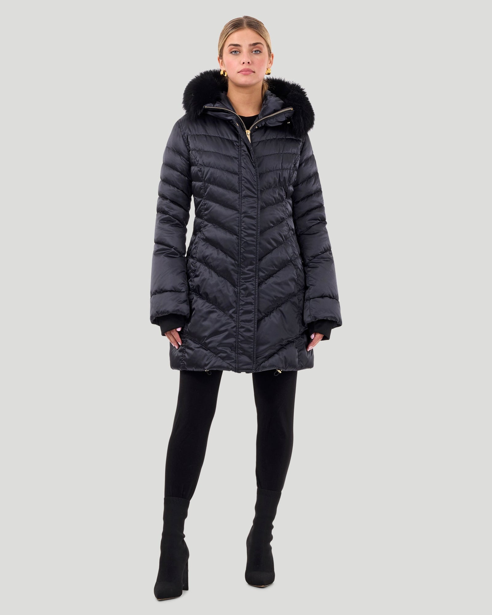 Après-Ski Jacket With Detachable Toscana Lamb Hood Trim | Women | Black x Black (V2)