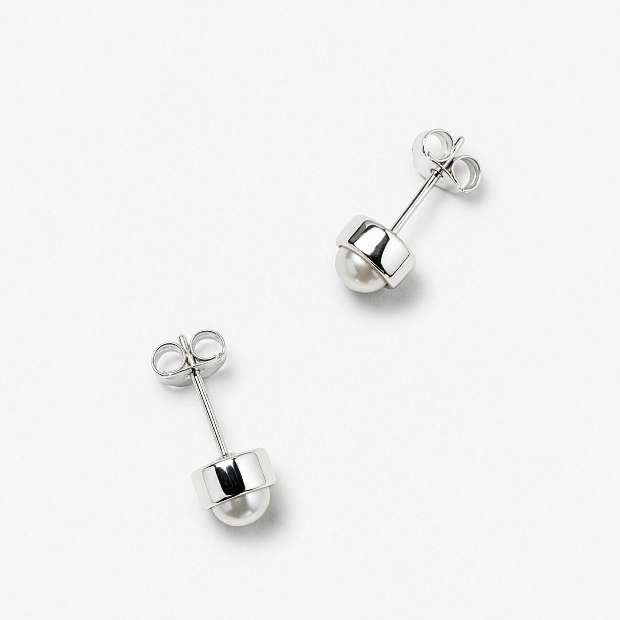 June Earrings | Sterling Silver | Freshwater Pearl