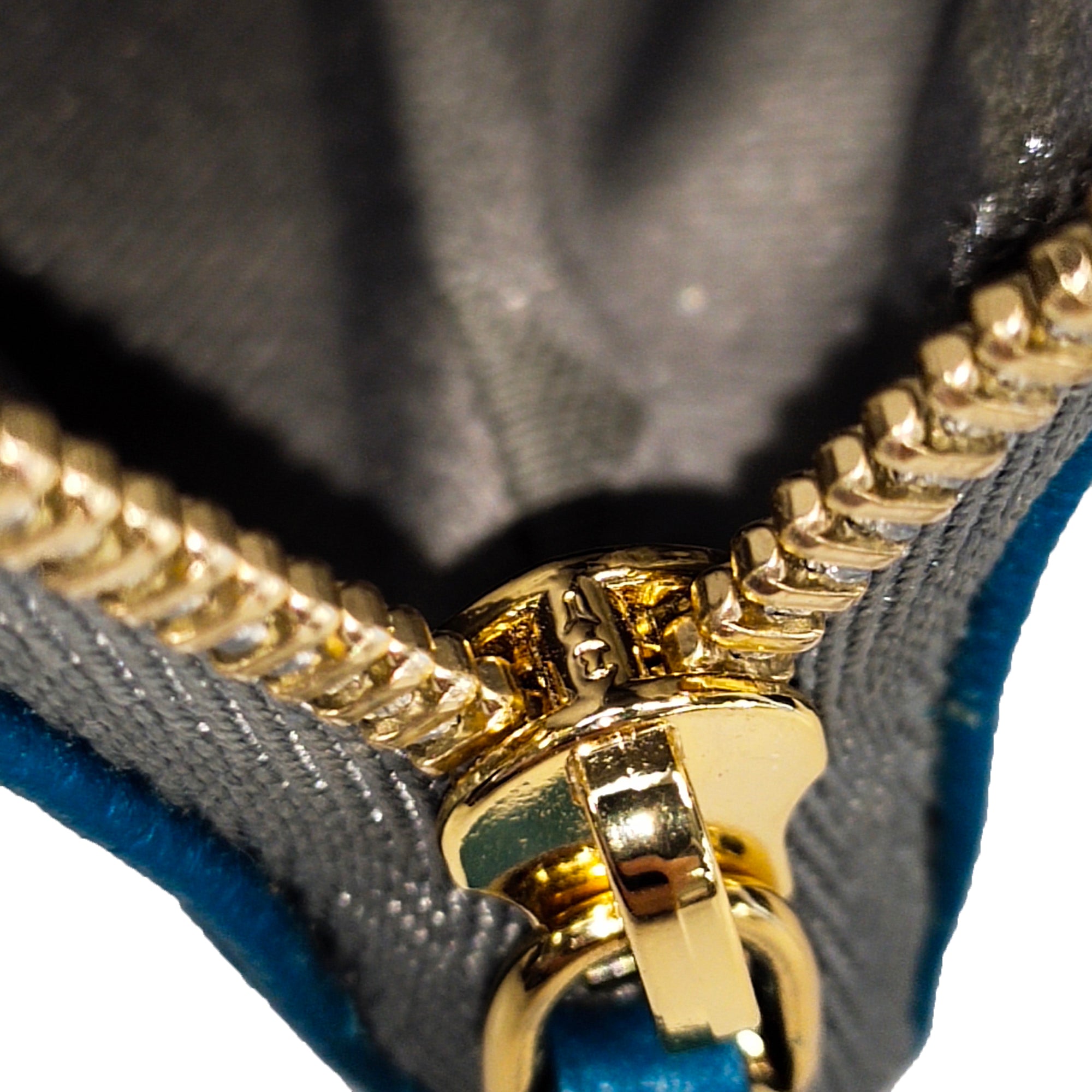 MCM | Pre-Owned Leather Visetos Coin Pouch | BlueSilverSilver