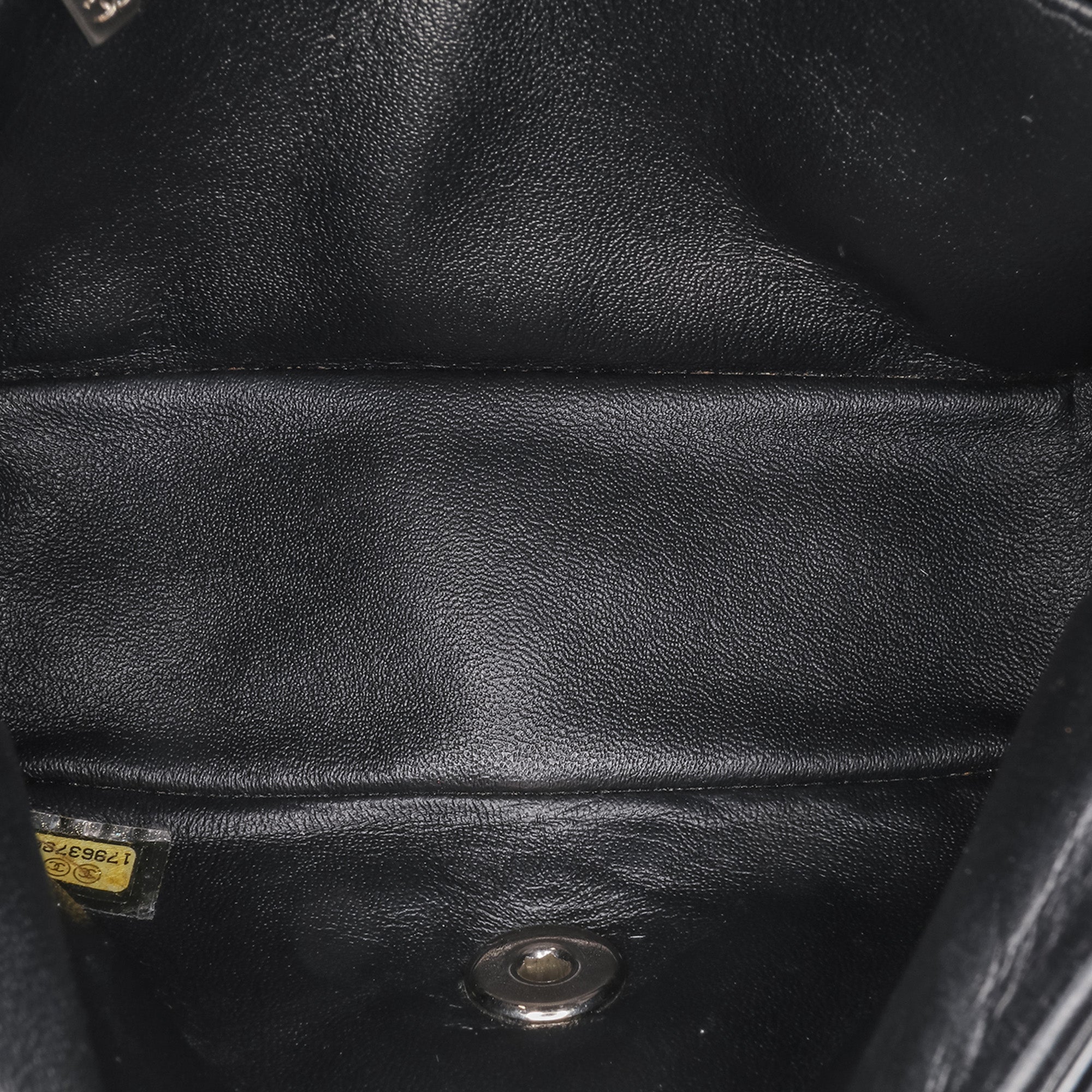 Chanel | Pre-Owned Mini Square Classic Patent Single Flap - VII | Black