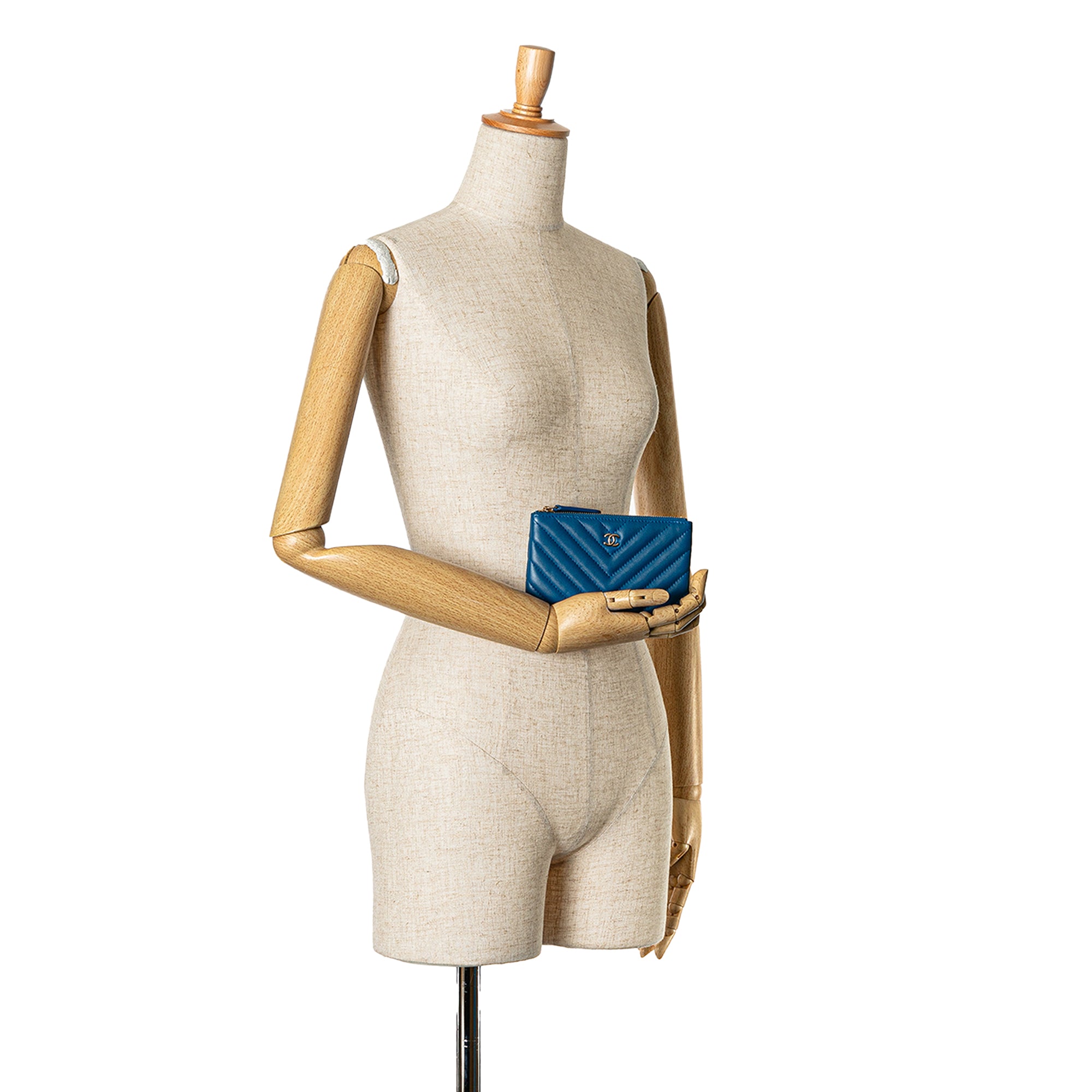 Chanel | Pre-Owned Chevron Lambskin O Case Pouch | Blue