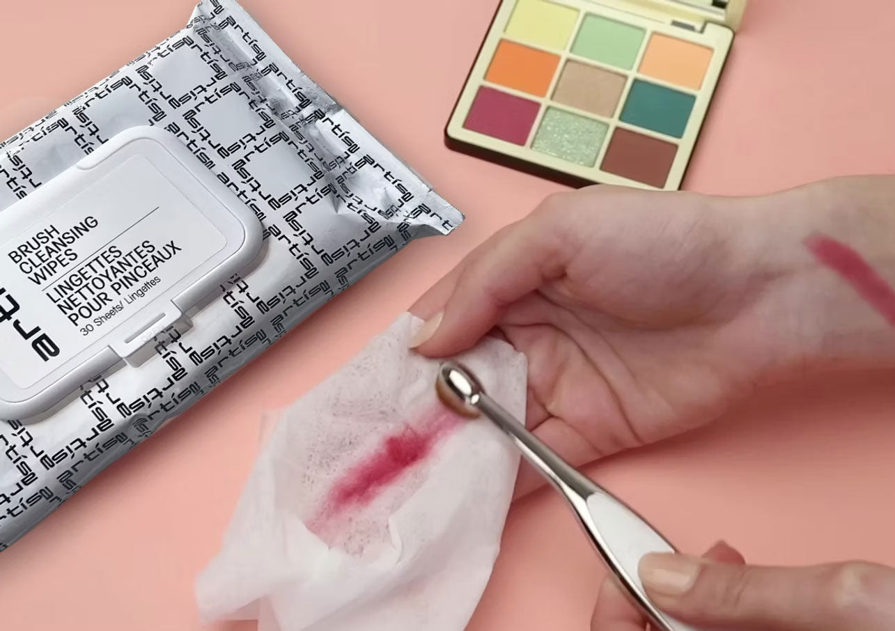 Brush Cleaning Wipes | White