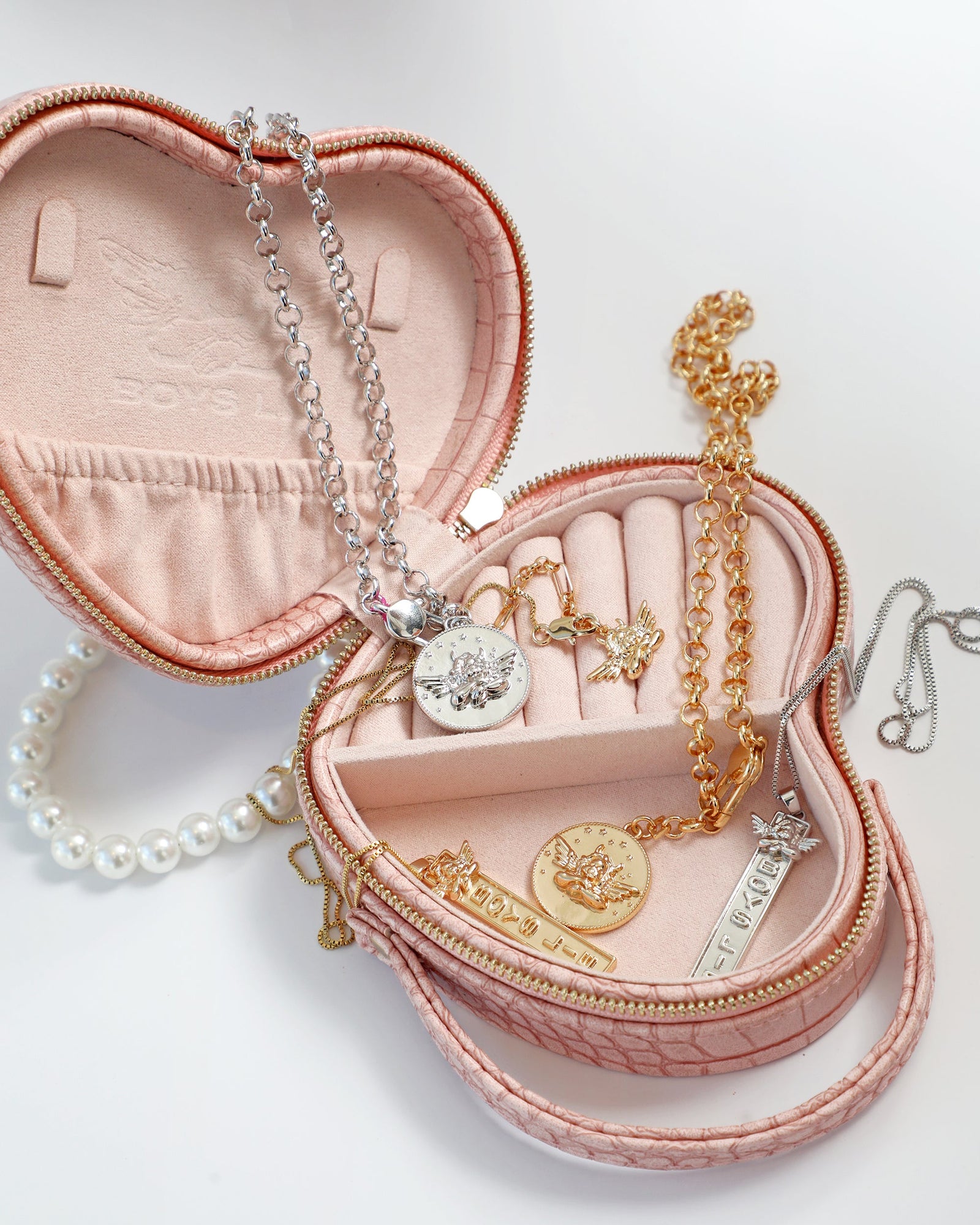 The Boys Lie Heart Jewelry Case | Pink