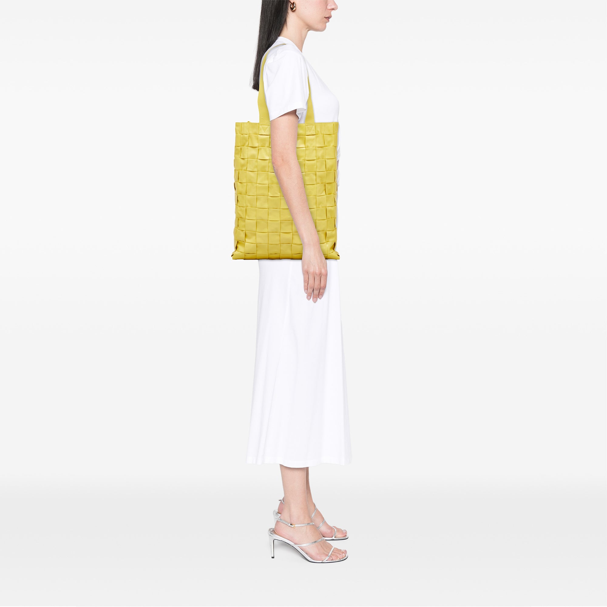 Bottega Veneta | Pre-Owned Nappa Maxi Intrecciato Cassette Tote | Yellow