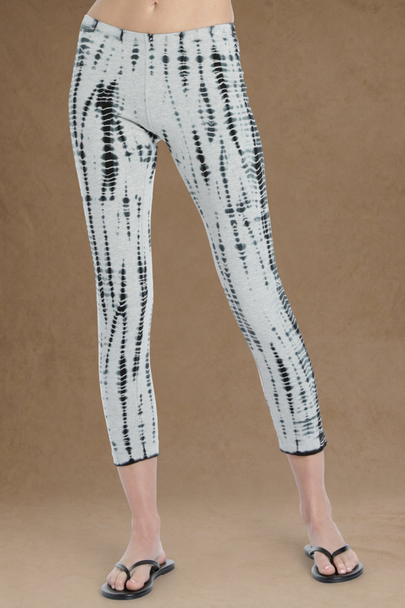 Women | Low Rise Crop Legging | Heather Gray/All Over Lizard 1