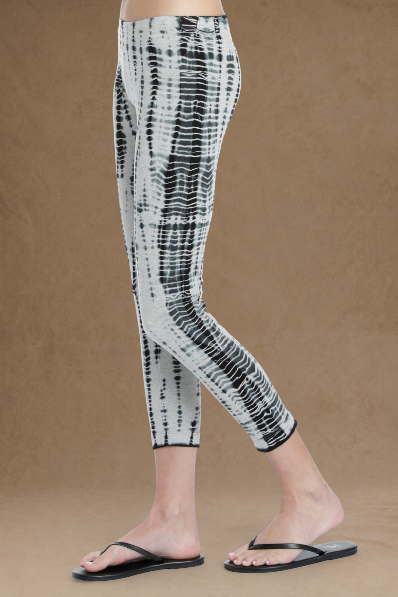 Women | Low Rise Crop Legging | Heather Gray/All Over Lizard 1