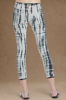 Women | Low Rise Crop Legging | Heather Gray/All Over Lizard 1