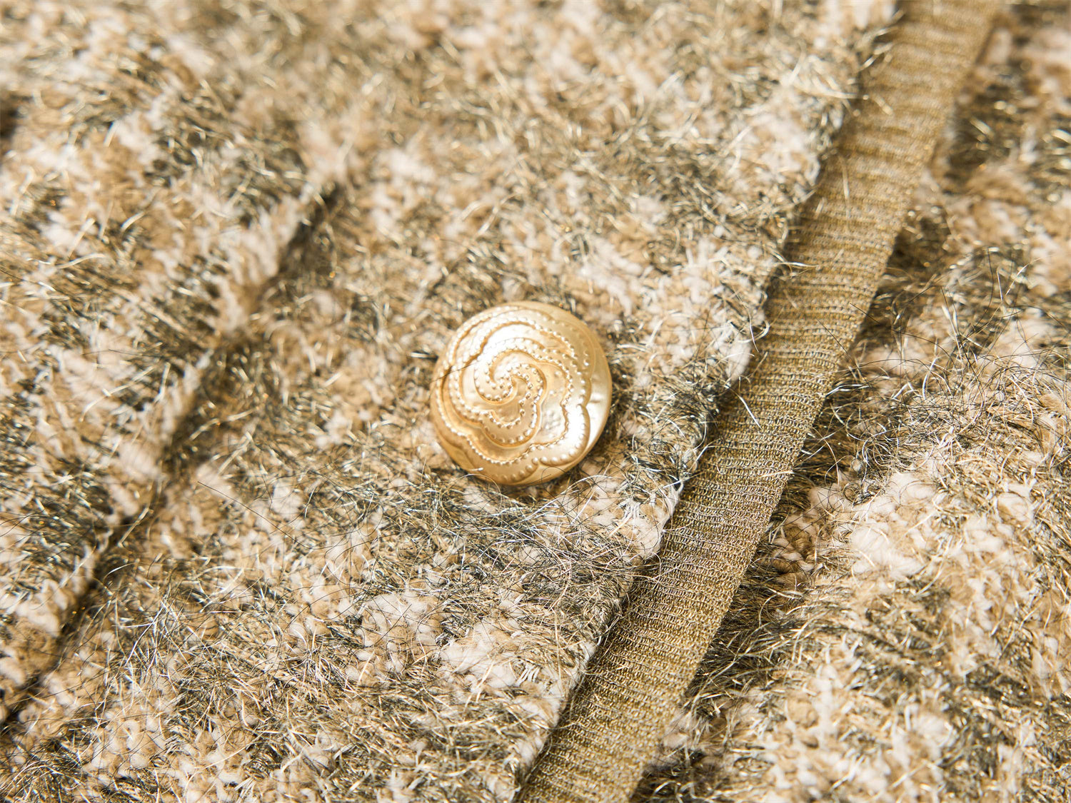 Fitted Wool Coat | Golden