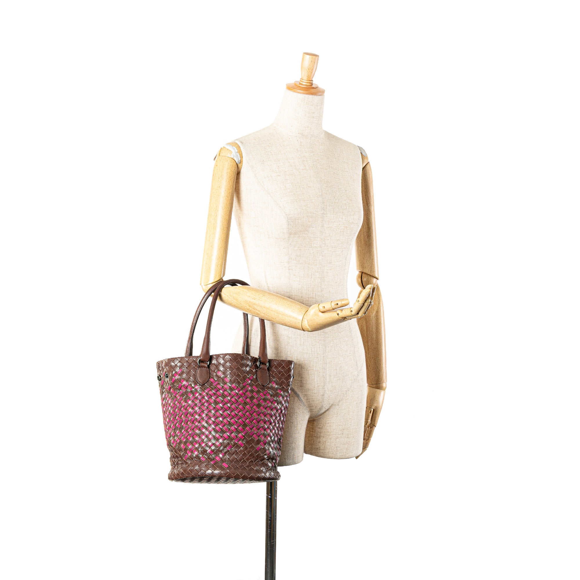 Bottega Veneta | Pre-Owned Bicolor Nappa Intrecciato Bucket Bag | Brown/Pink