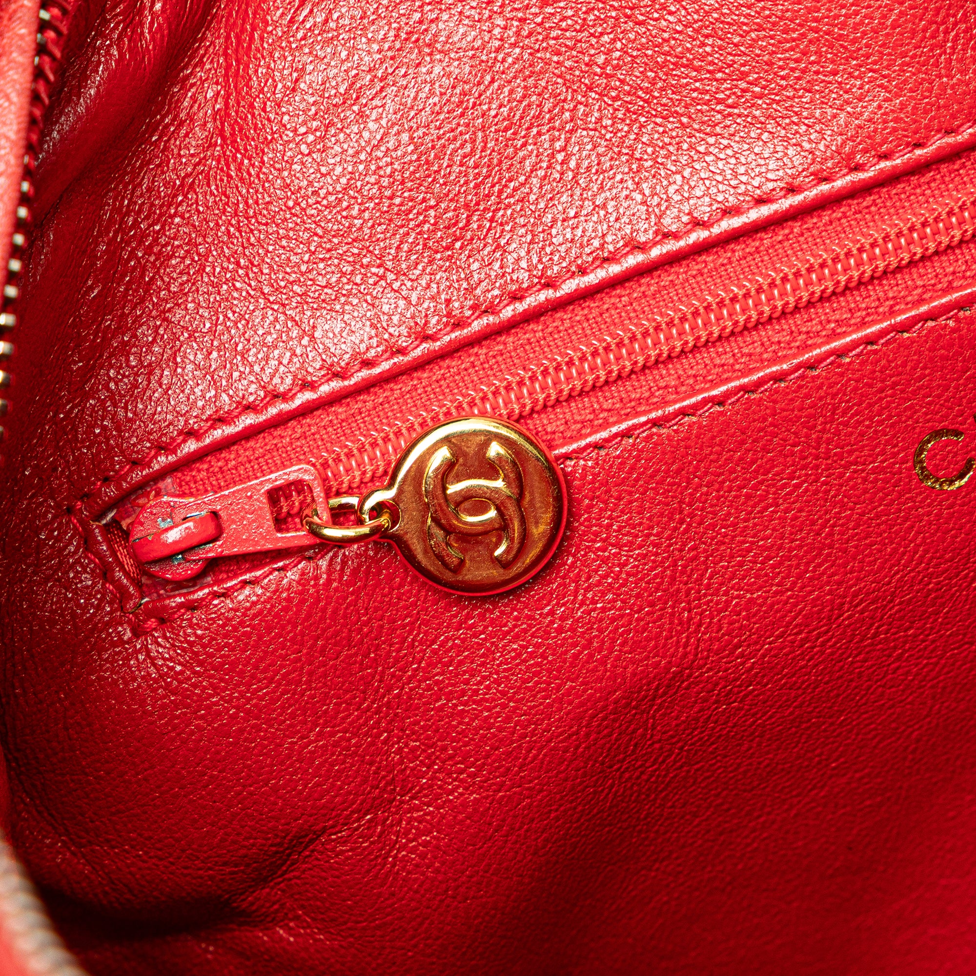 Chanel | Pre-Owned CC Quilted Caviar Chain Camera Bag | Red