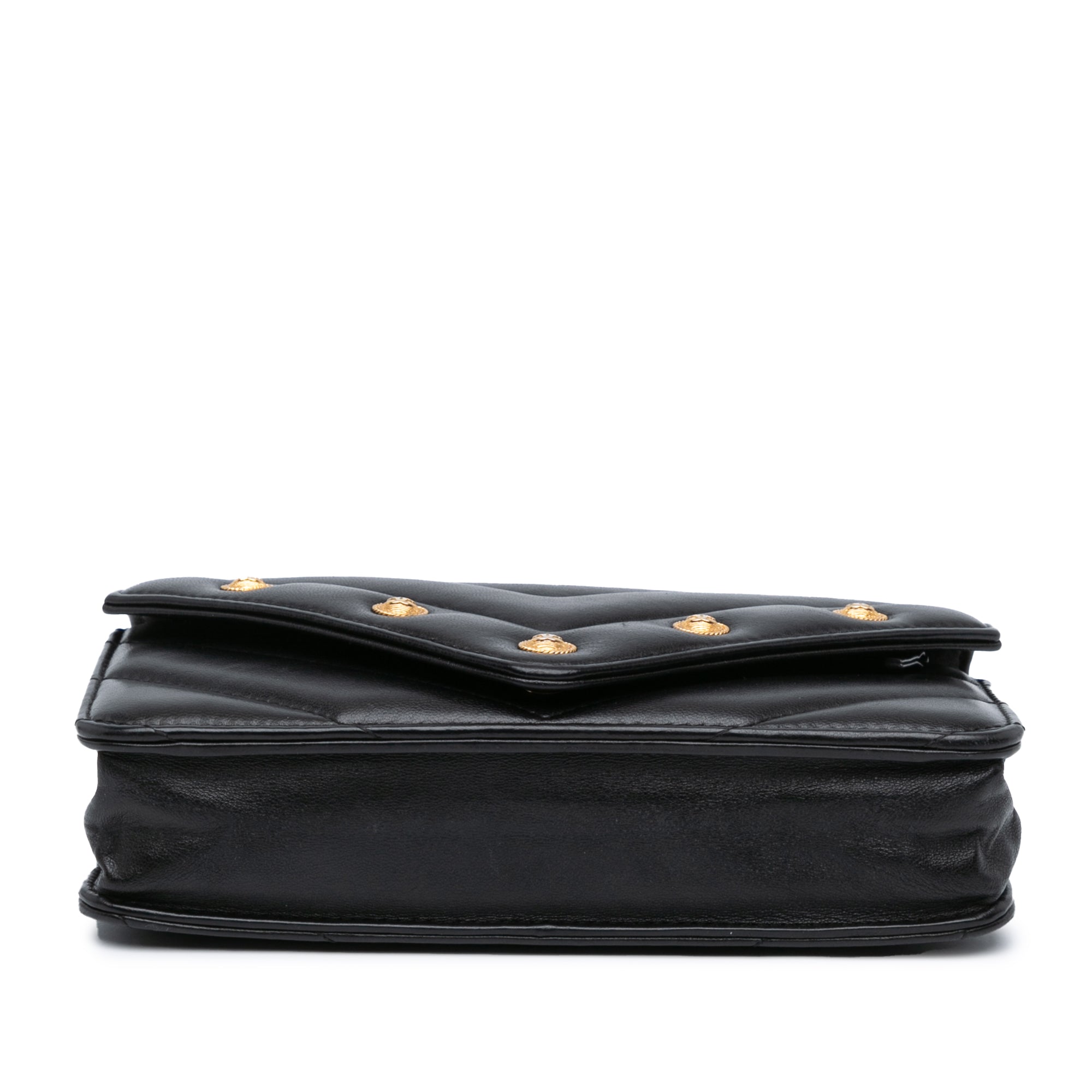 Chanel | Pre-Owned Chevron Lambskin Button Wallet On Chain | Black