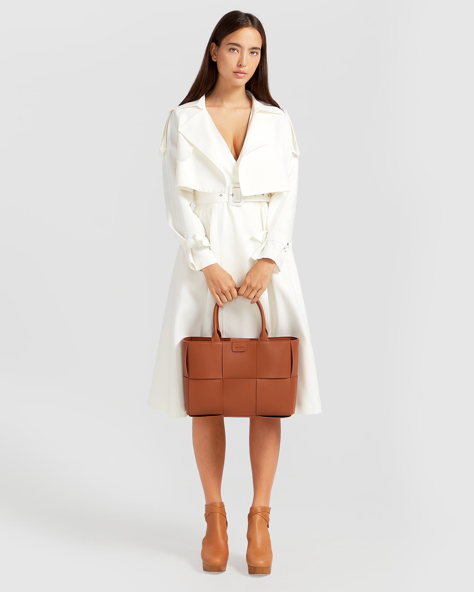 7_Manhattan_Cropped_Trench_Off_White_Bag_02_.jpg
