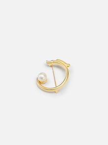 C-Shaped Zodiac Pearl Brooch | Copper/Fresh Water Pearls