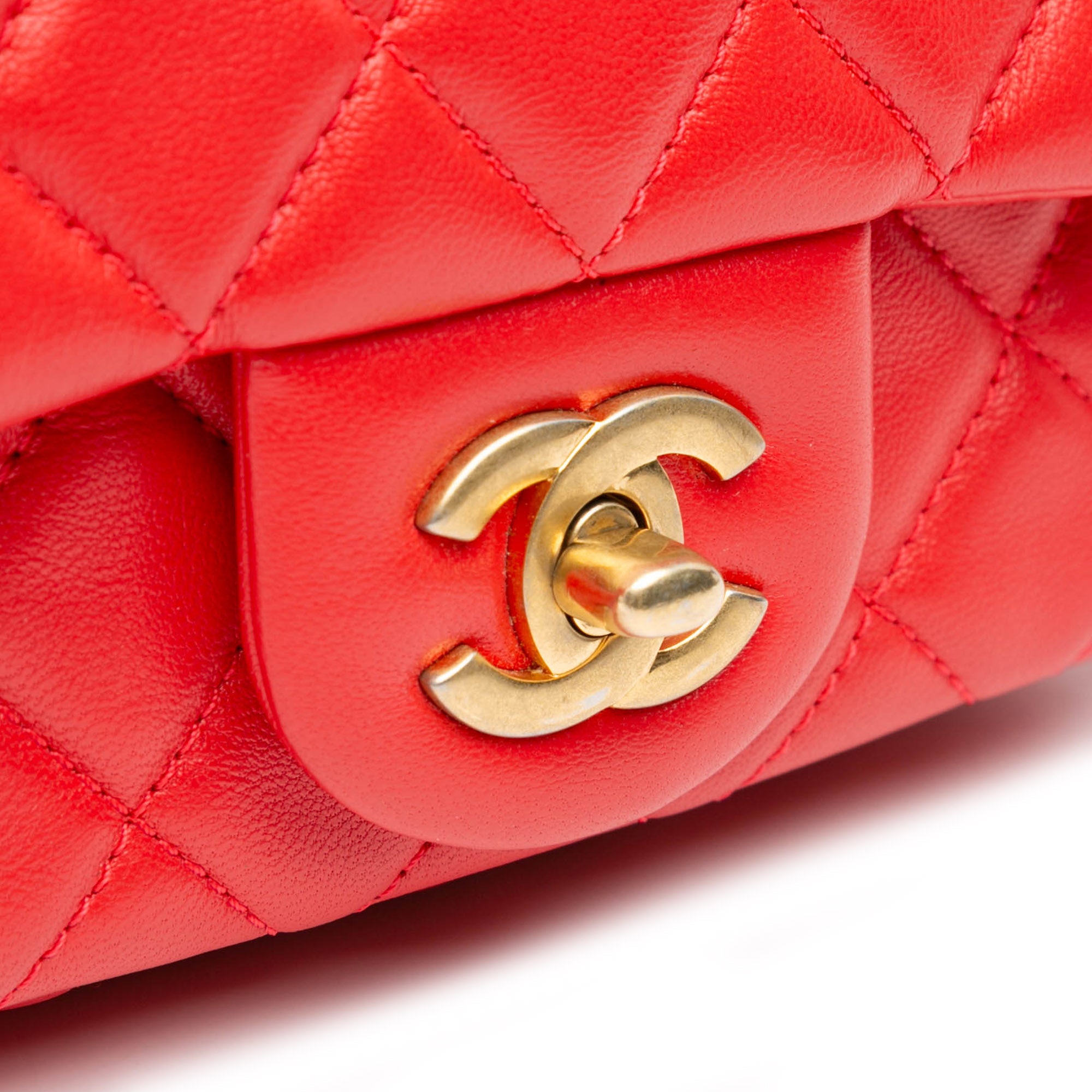 Chanel | Pre-Owned Mini Square Classic Lambskin Pearl Crush Single Flap | Red
