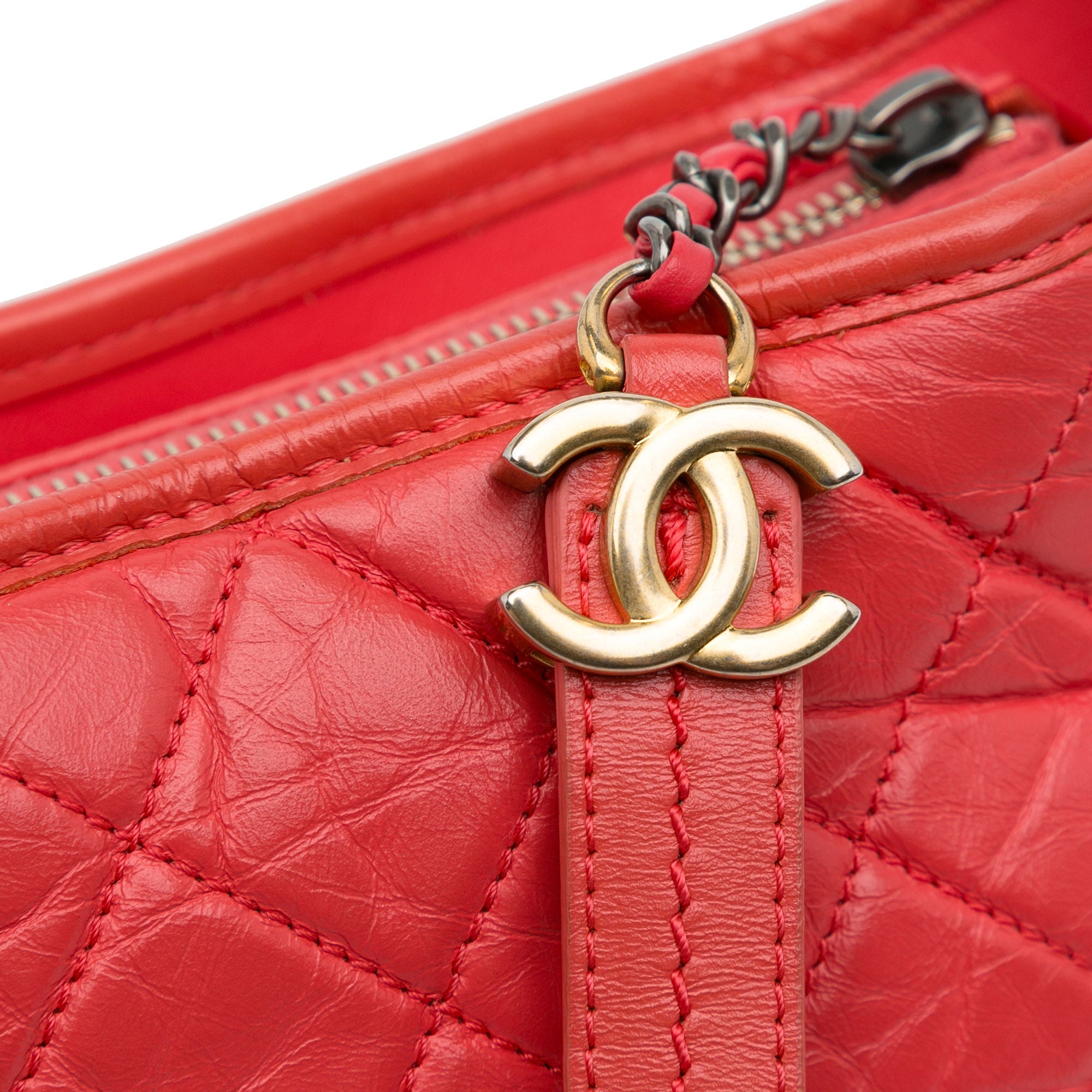 Chanel | Pre-Owned Small Chevron Lambskin Gabrielle Crossbody - I | Red