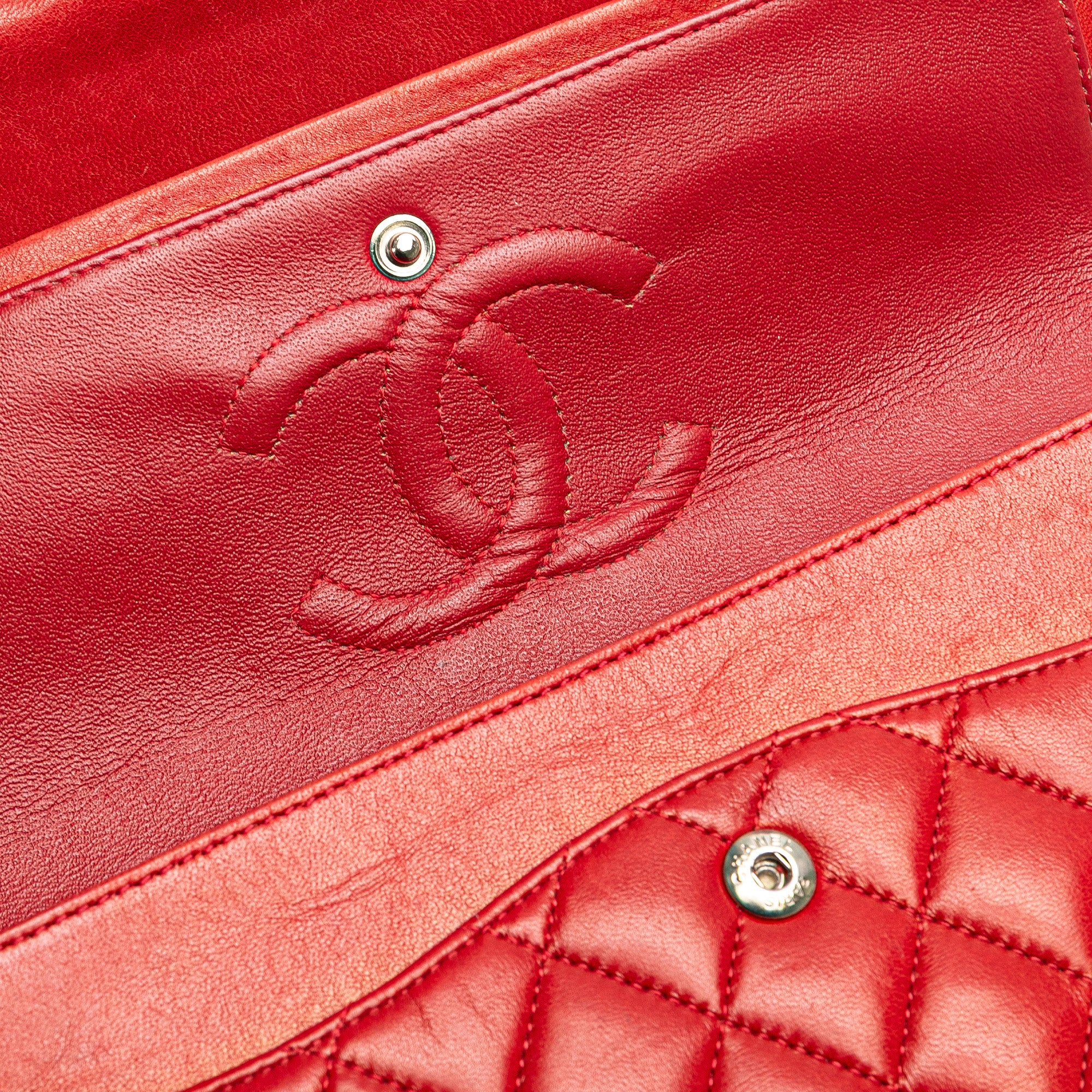 Chanel | Pre-Owned Medium Classic Lambskin Double Flap - I | Red