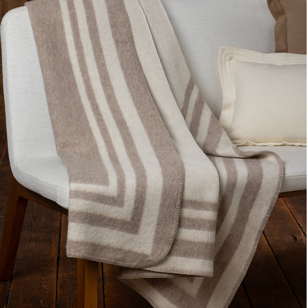 Montauk Throw | Ivory / Light Taupe