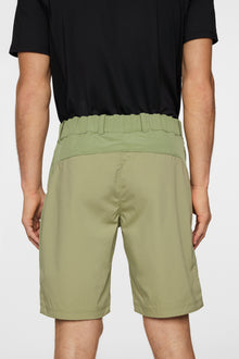Men | Adrian Softshell Shorts | Oil Green