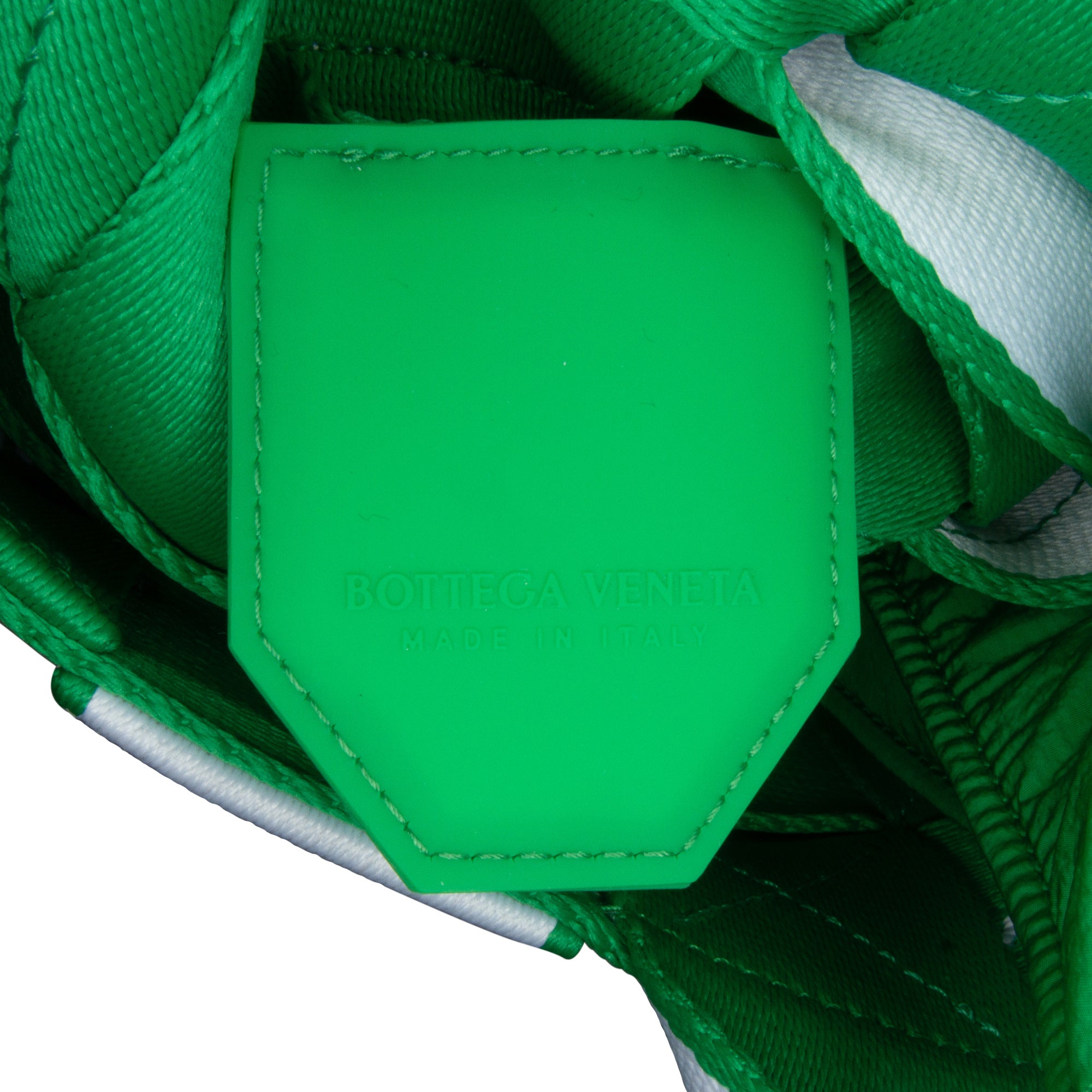 Bottega Veneta | Pre-Owned Canvas Intrecciato Webbing Cassette Crossbody | White