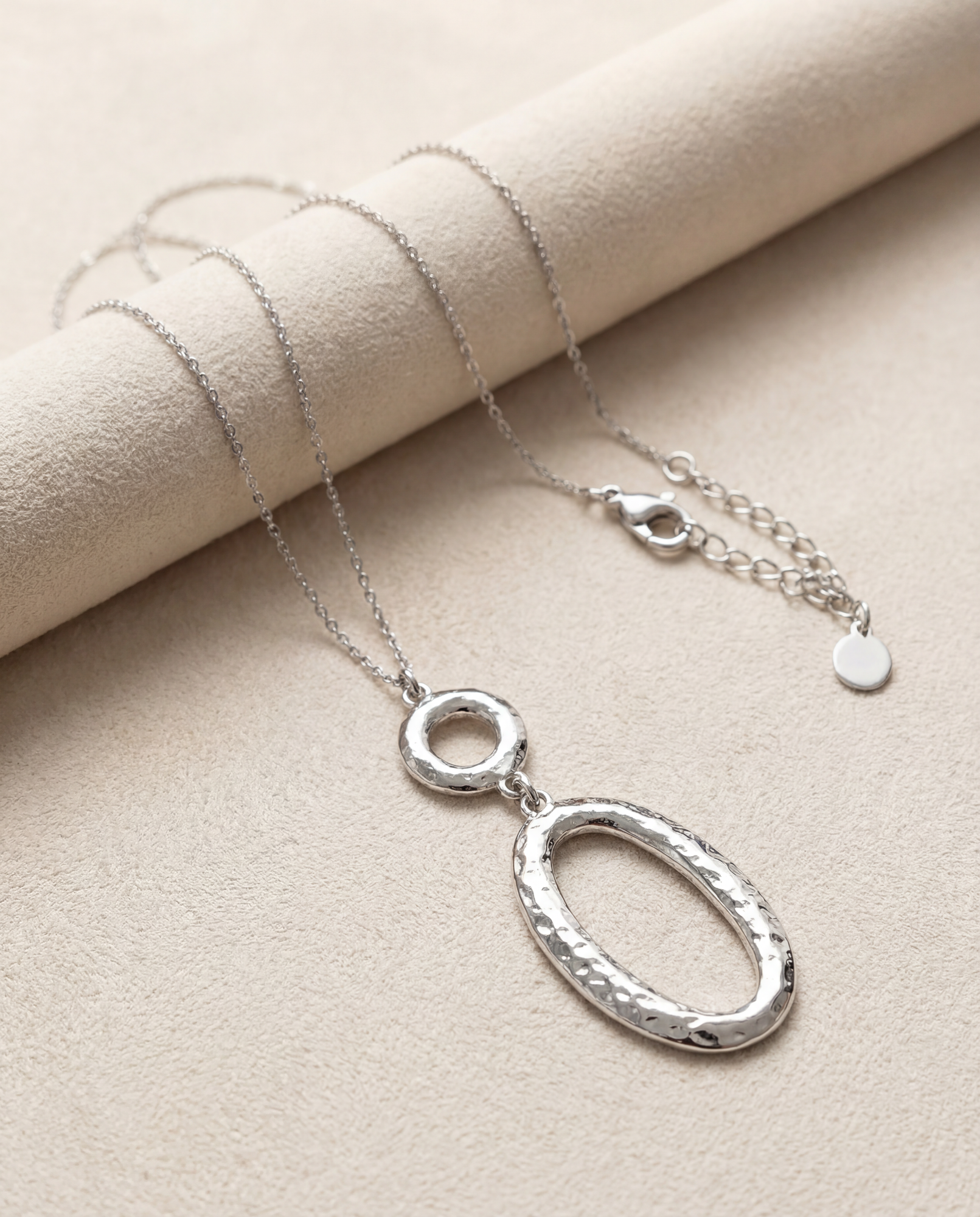 The Round Hammered Necklace | Rhodium Plated Brass