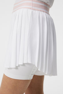 Women | Selah Pleated Shorts | White