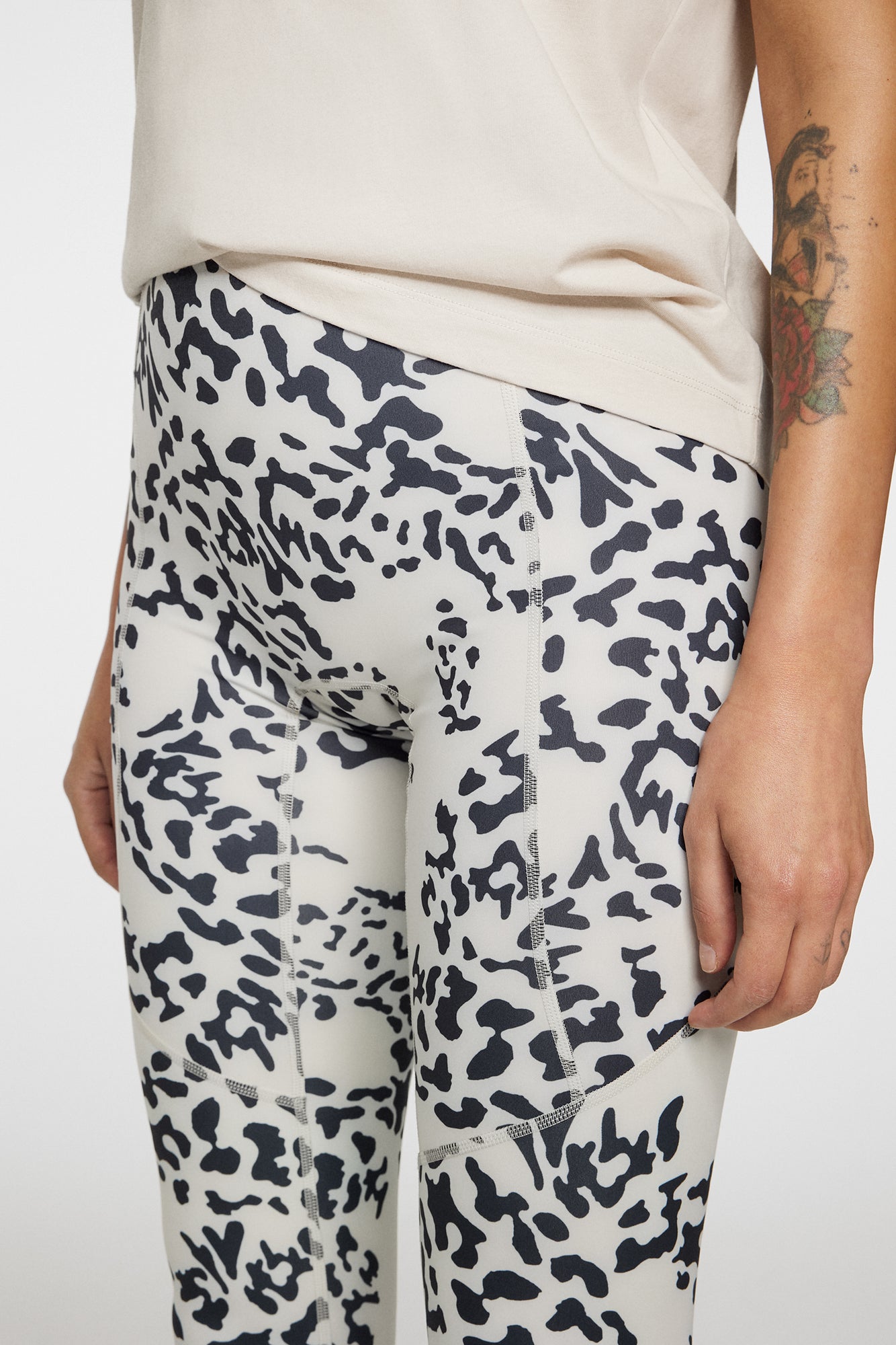 Women | Louise Printed Tights | Snake Rock Moonbeam M
