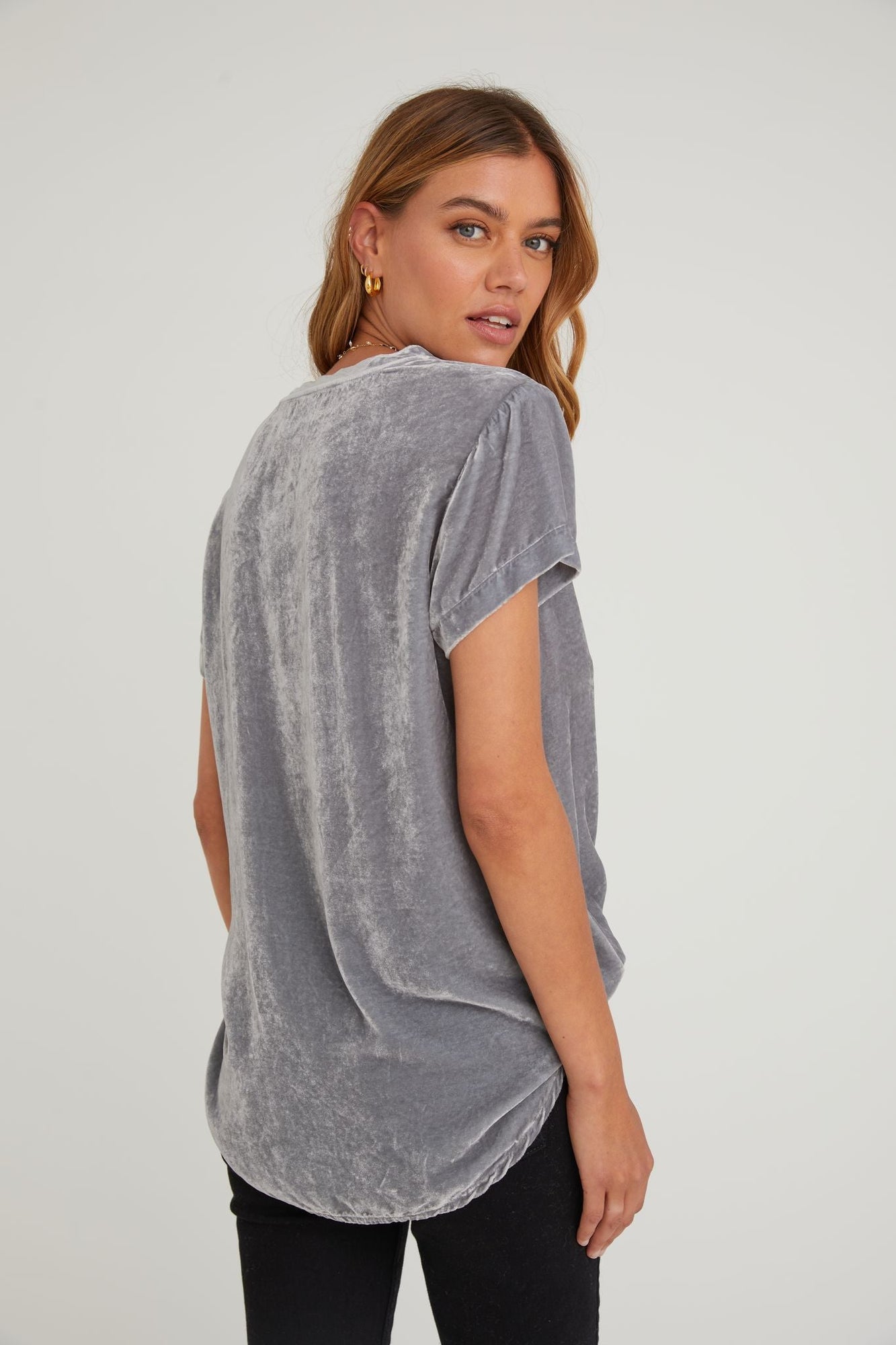 V- Neck Tee - Titanium