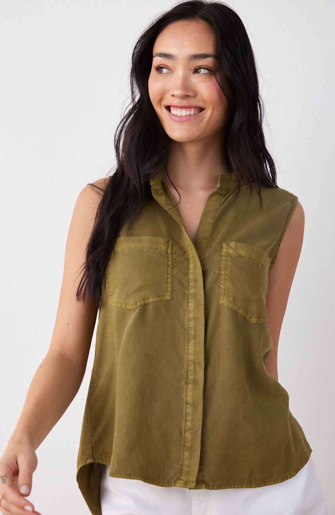 Sleeveless Two Pocket Button Down | Jungle Green