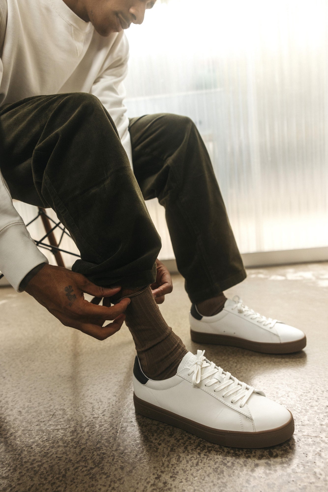 Unisex | Bradley | White Black Dark Gum