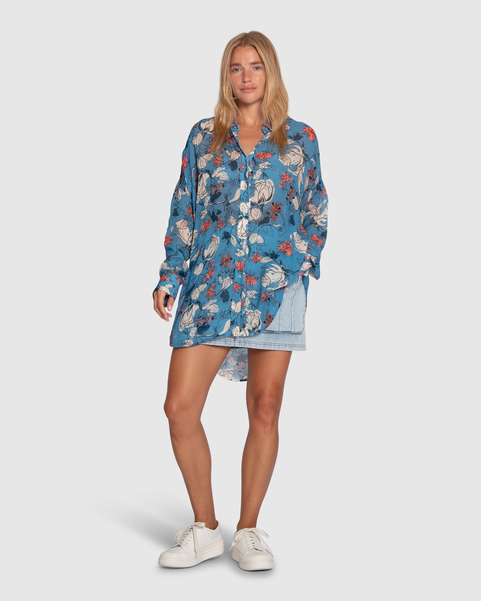 Women | Because You Move Me Oversized Shirt | Flora Blue